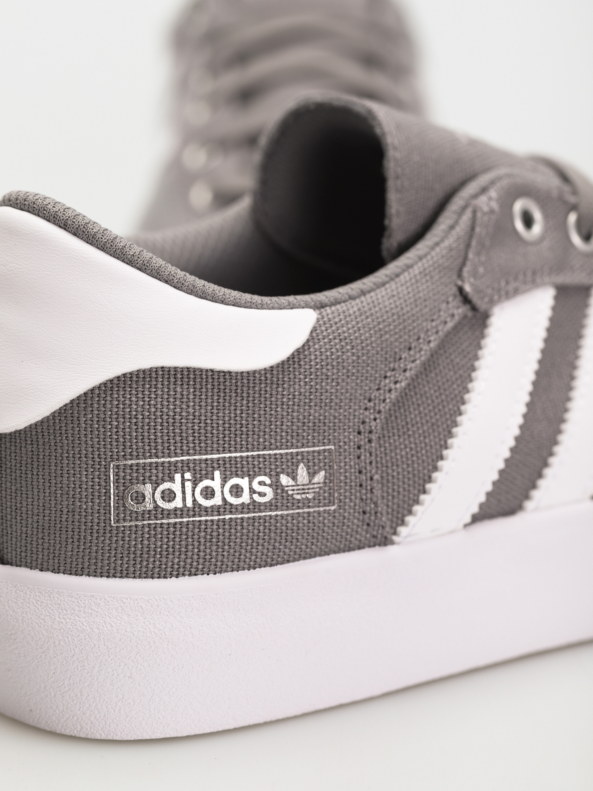 Buty adidas Matchbreak Super (grethr/ftwwht/gum5)