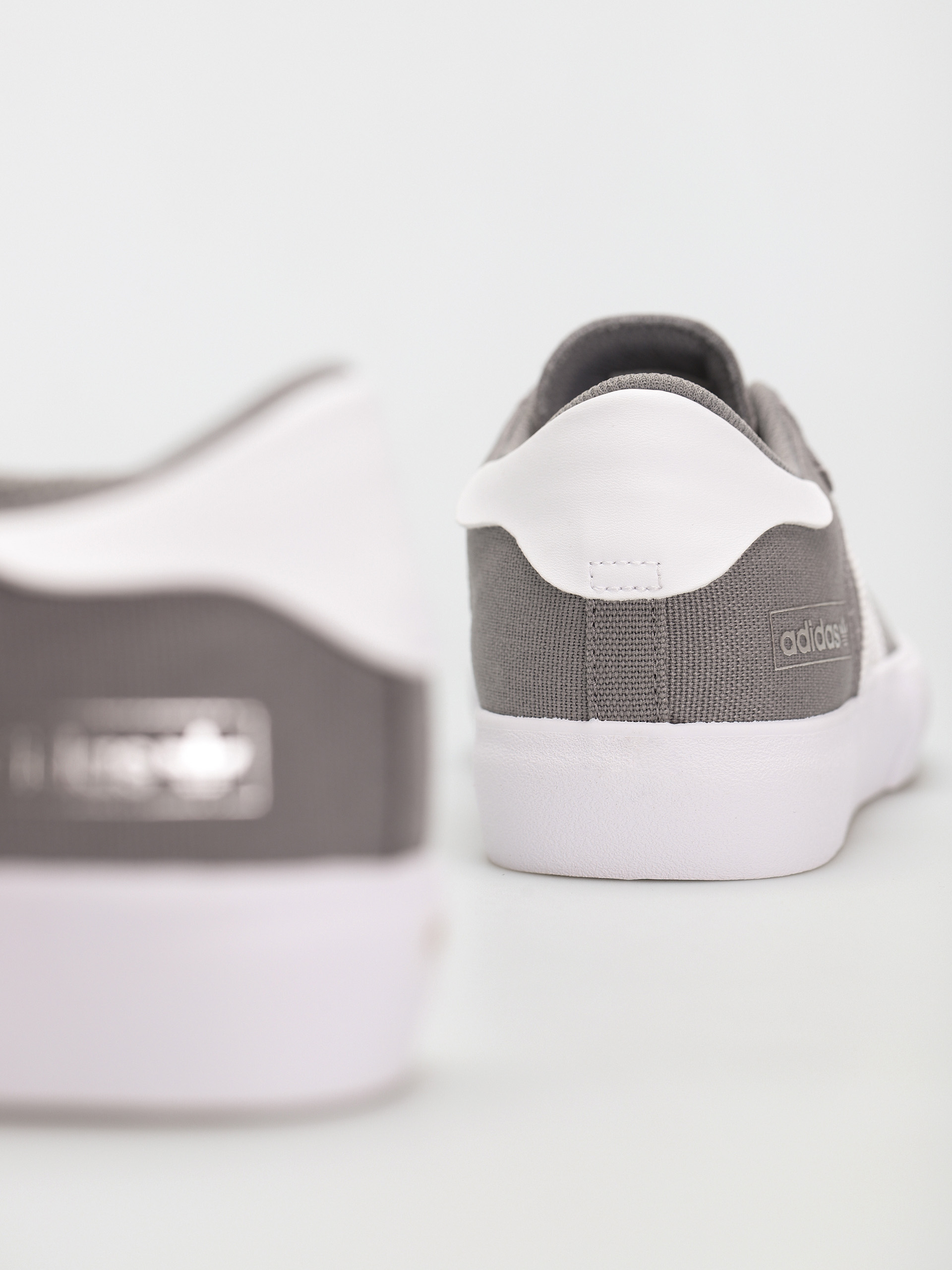 Buty adidas Matchbreak Super (grethr/ftwwht/gum5)