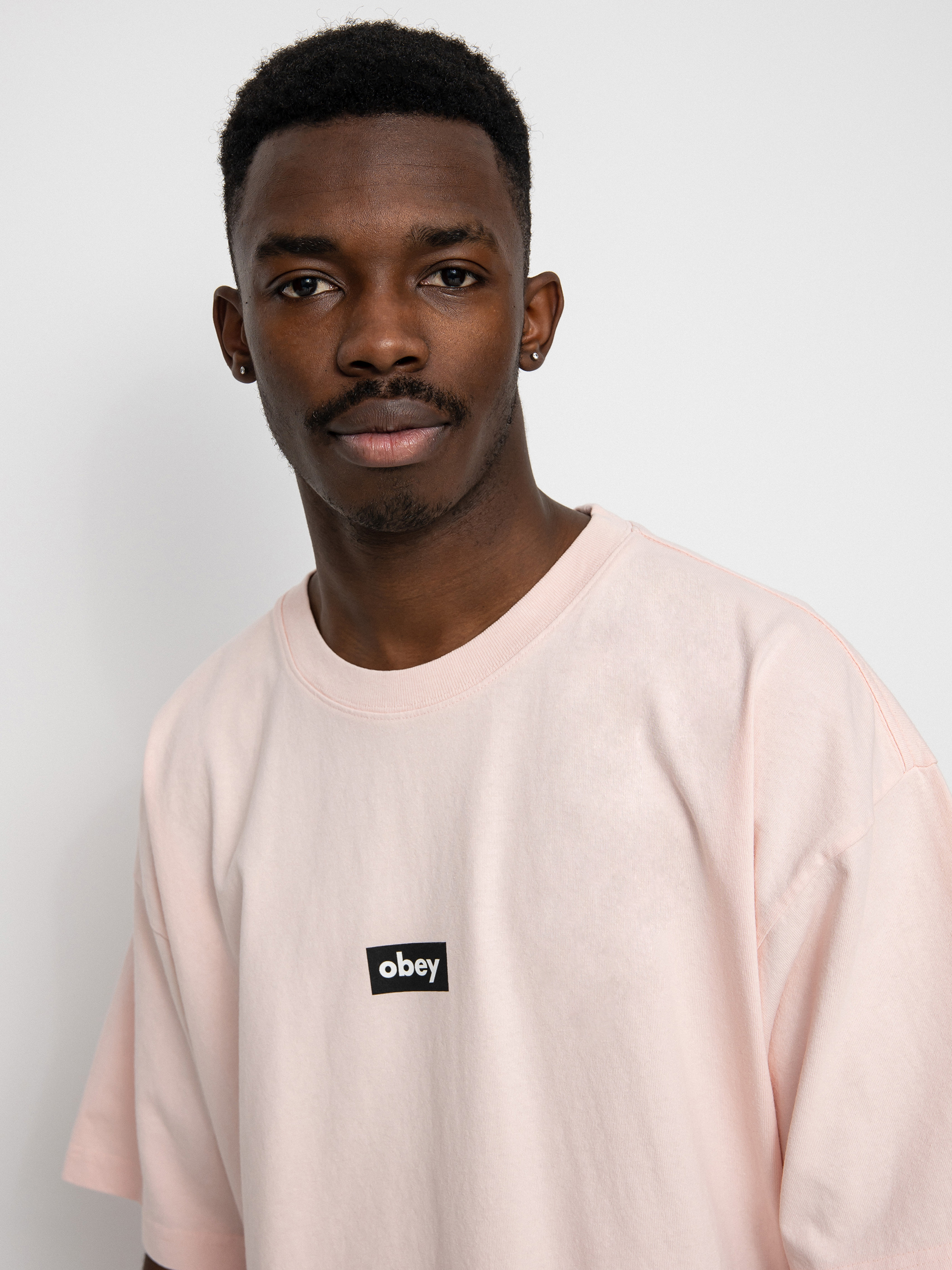 T-shirt OBEY Black Bar (pink clay)