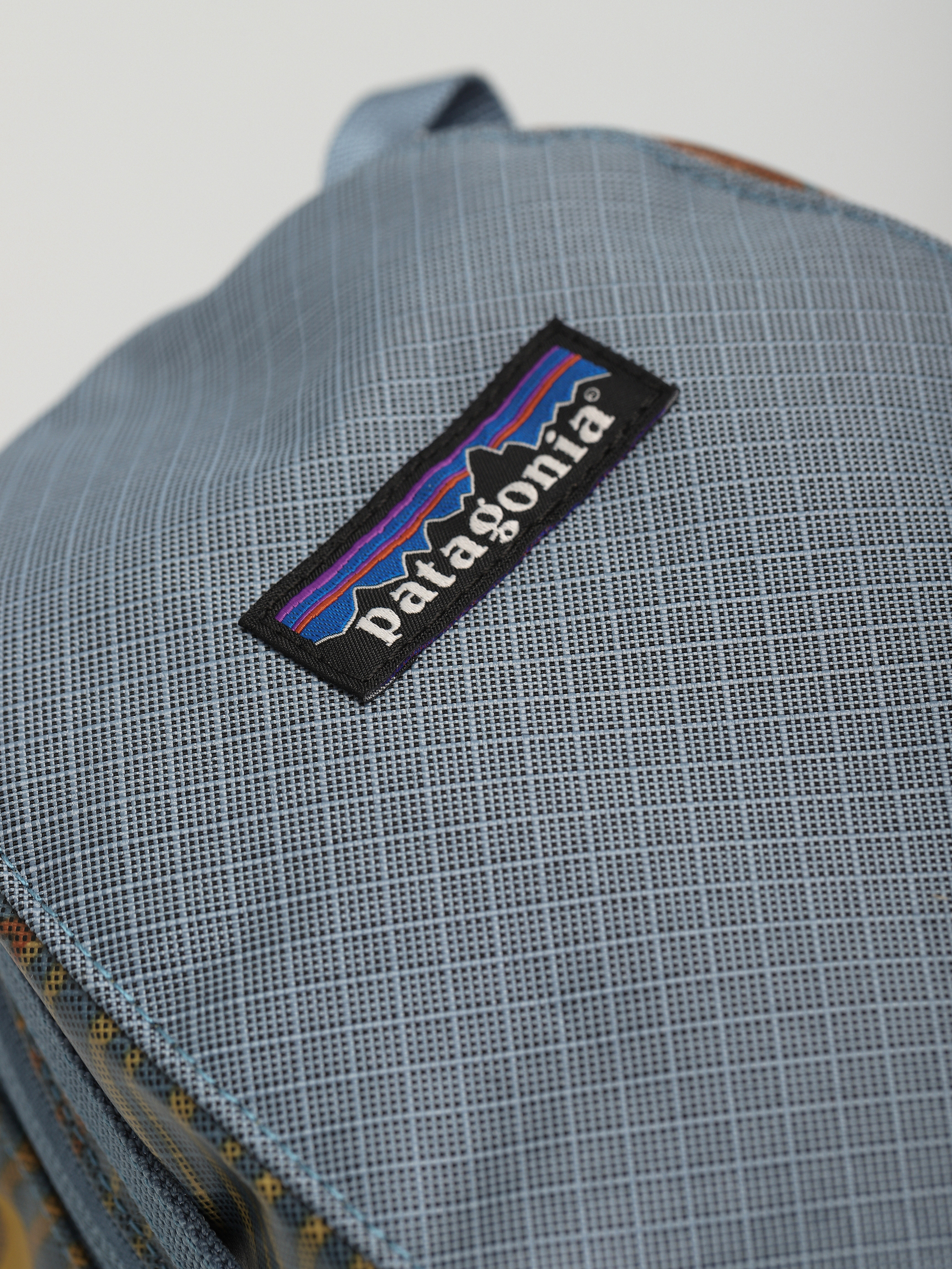 Kosmetyczka Patagonia Black Hole Cube Small (rock cycle multi big light plume grey)