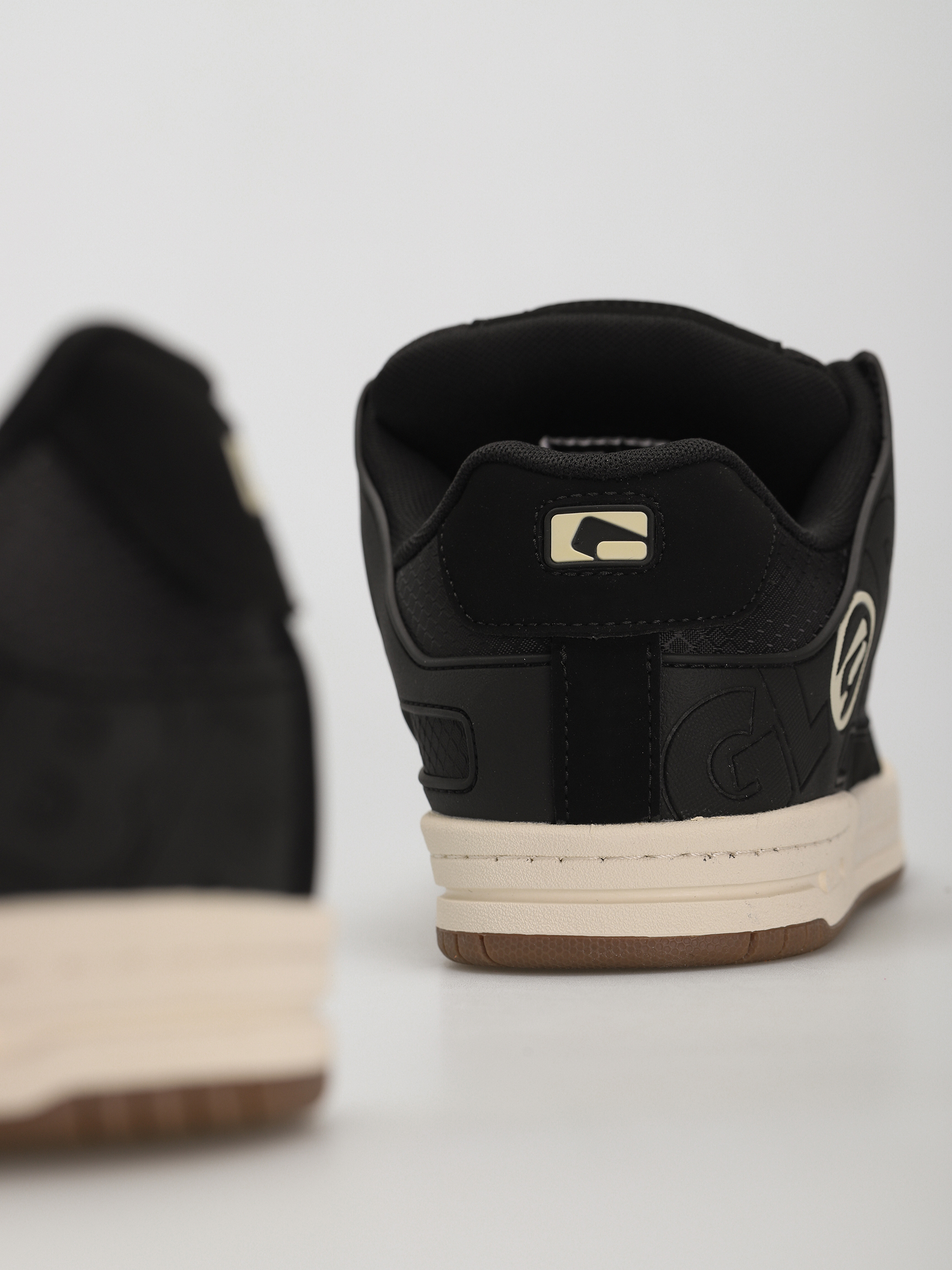 Buty Globe Tilt (black/antique/ripstop)