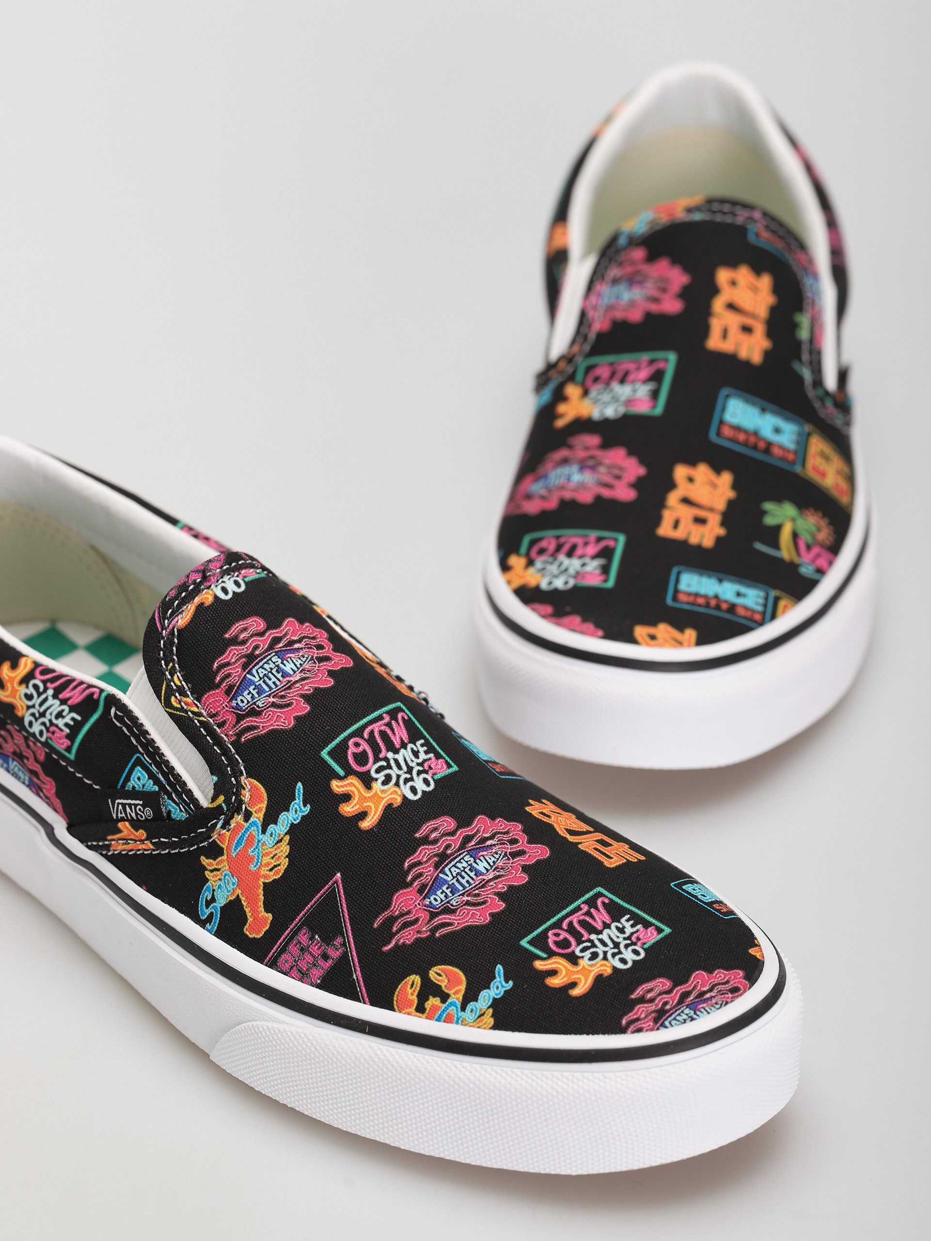 Buty Vans Classic Slip On (vans market/black/neon)