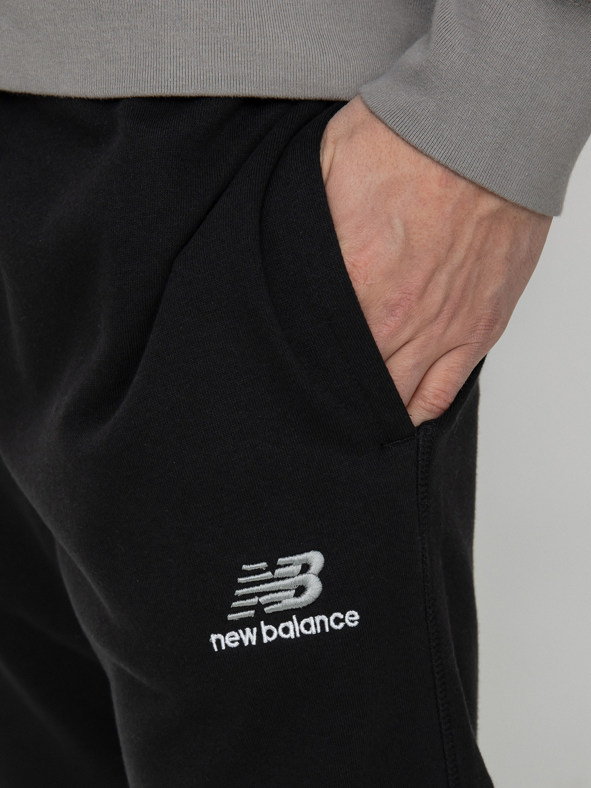 Spodnie New Balance Essentials Uni Ssentials (black)