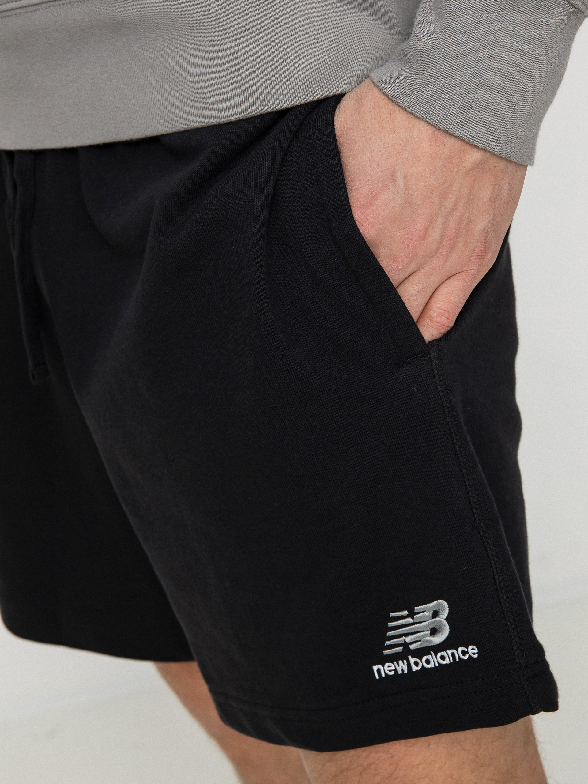Szorty New Balance Essentials Uni Ssentials (black)