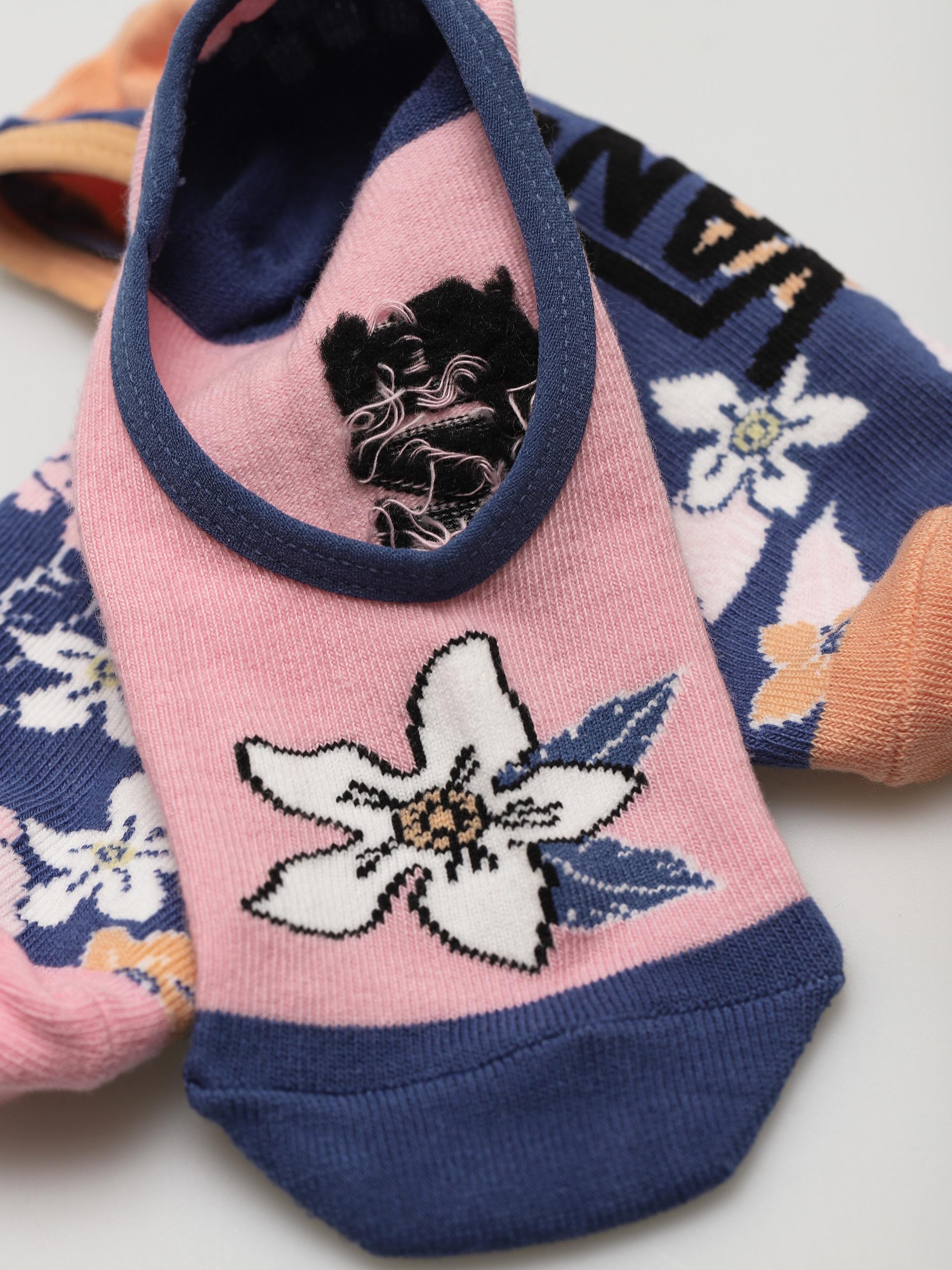 Skarpetki Vans Retro Floral Canoodle Wmn (multi)