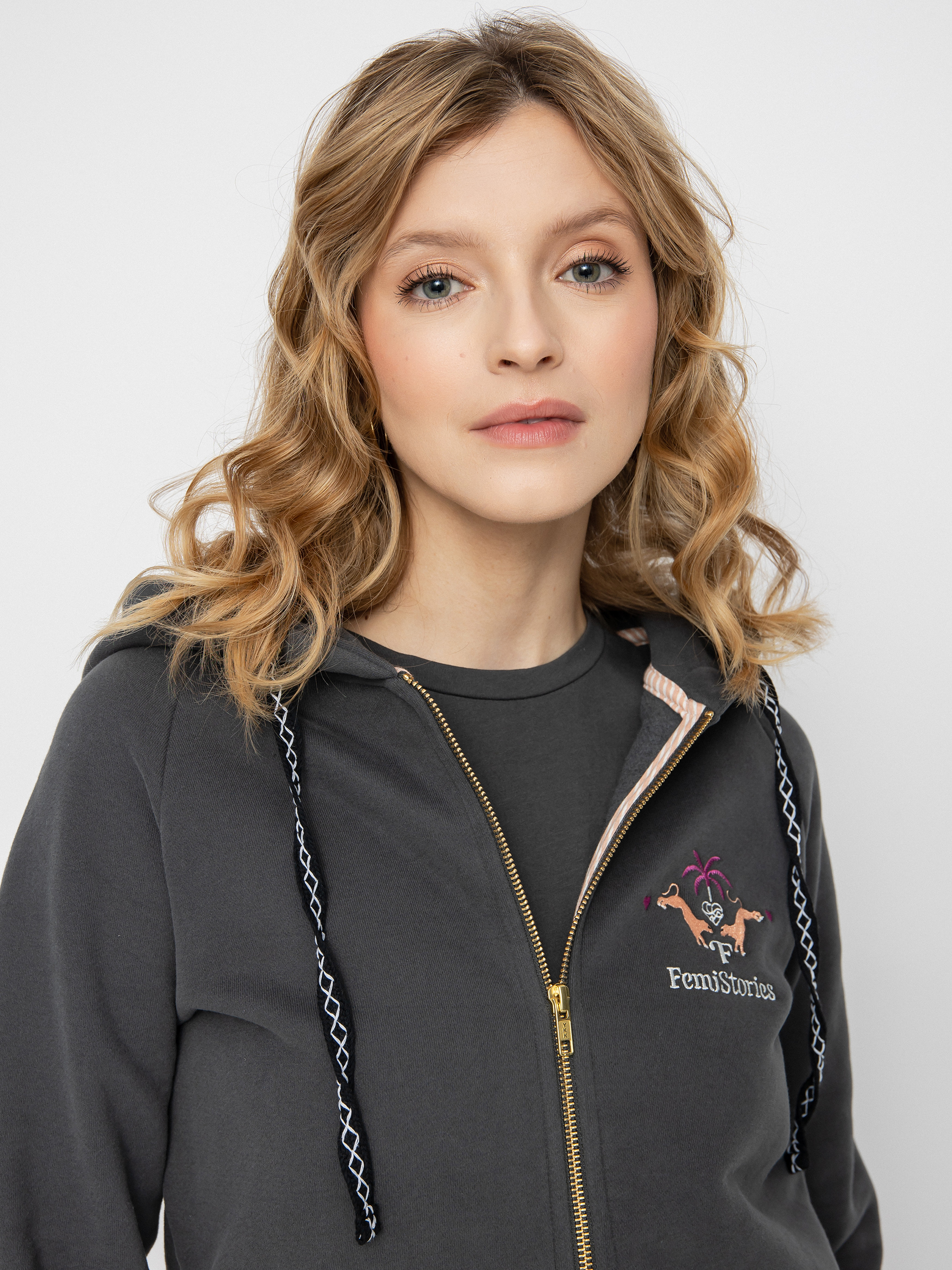 Bluza z kapturem Femi Stories Harun ZHD Wmn (grf)