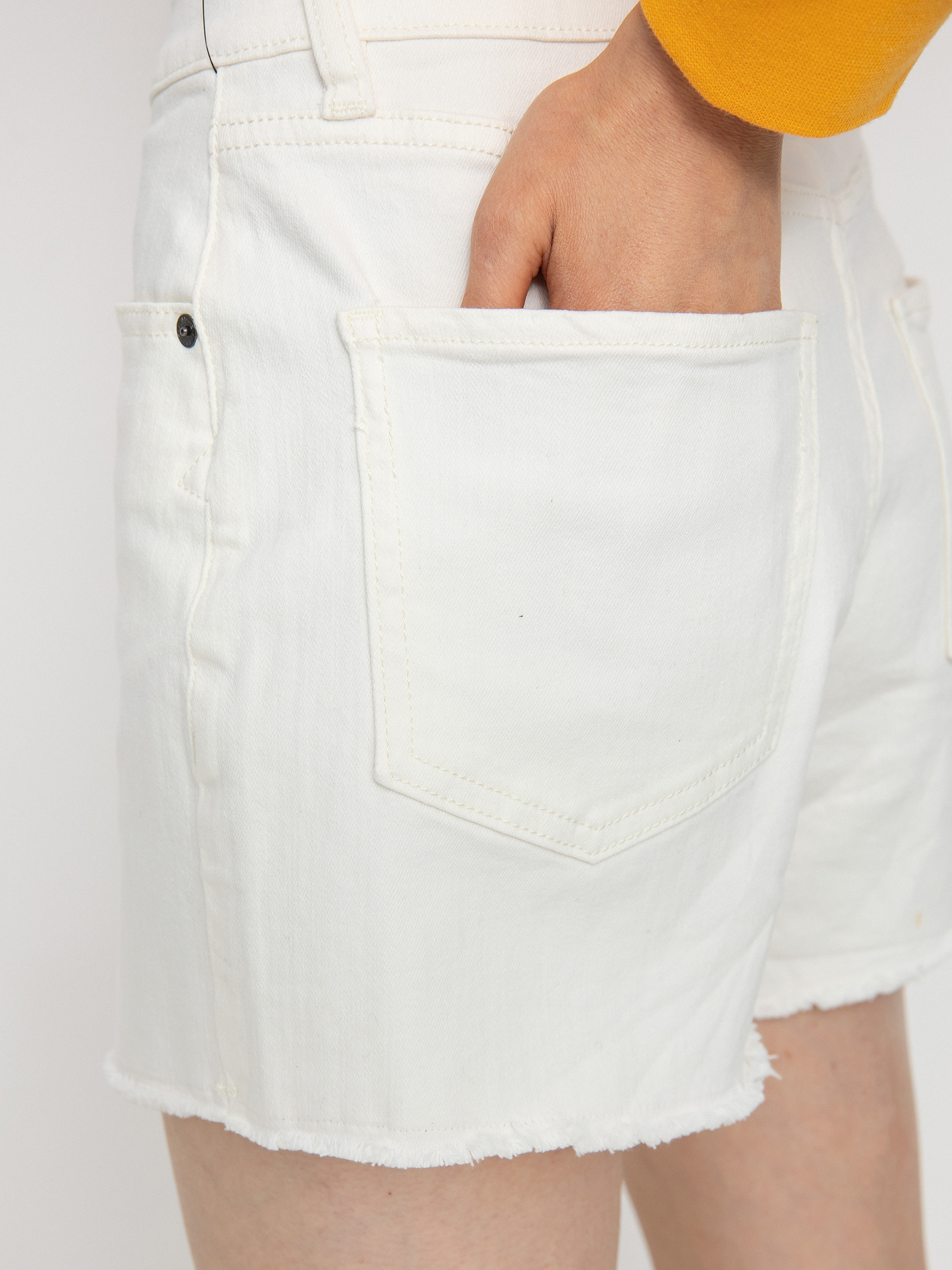 Szorty Volcom Stn Step Hirise Wmn (star white)