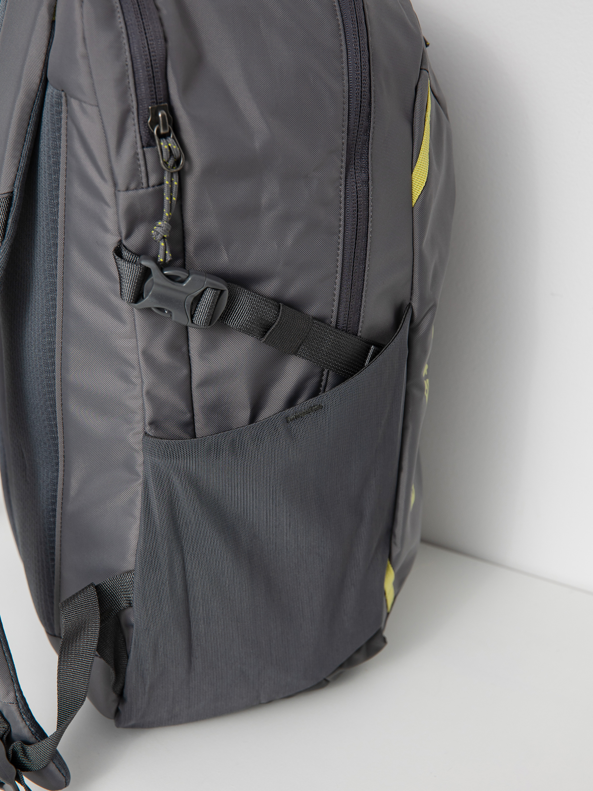 Plecak Patagonia Refugio Day Pack 26L (forge grey)