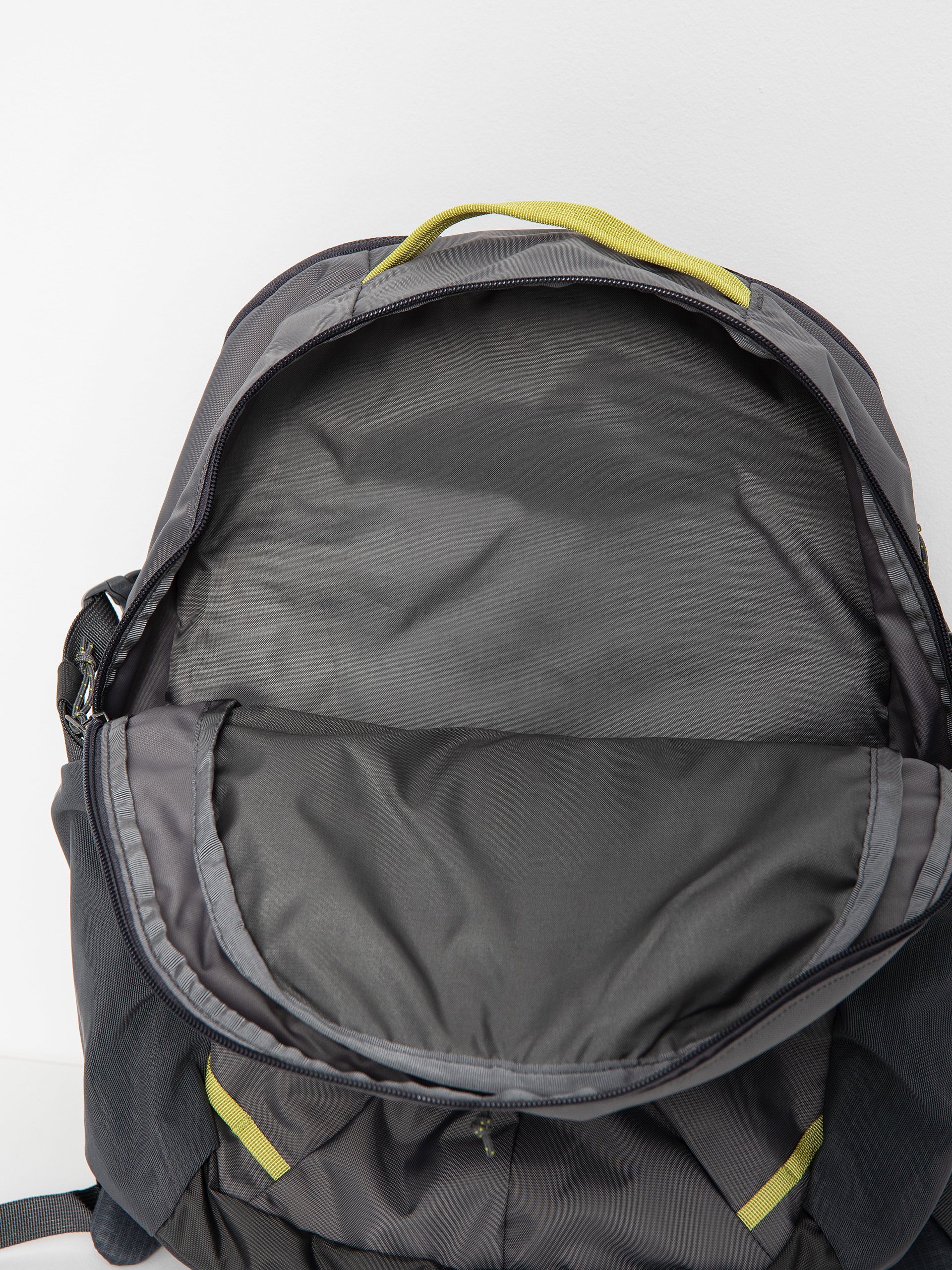 Plecak Patagonia Refugio Day Pack 26L (forge grey)