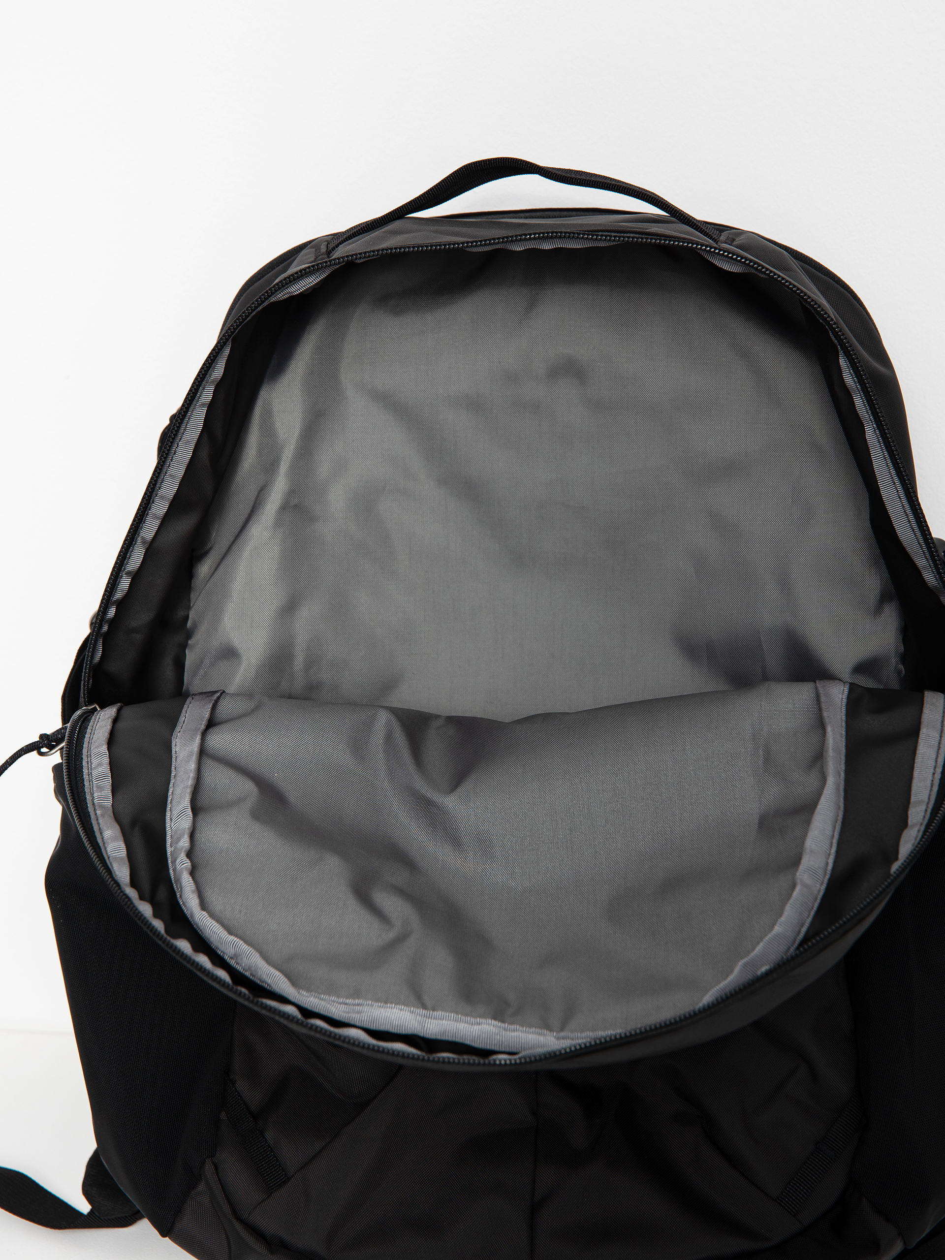 Plecak Patagonia Refugio Day Pack 26L (black)