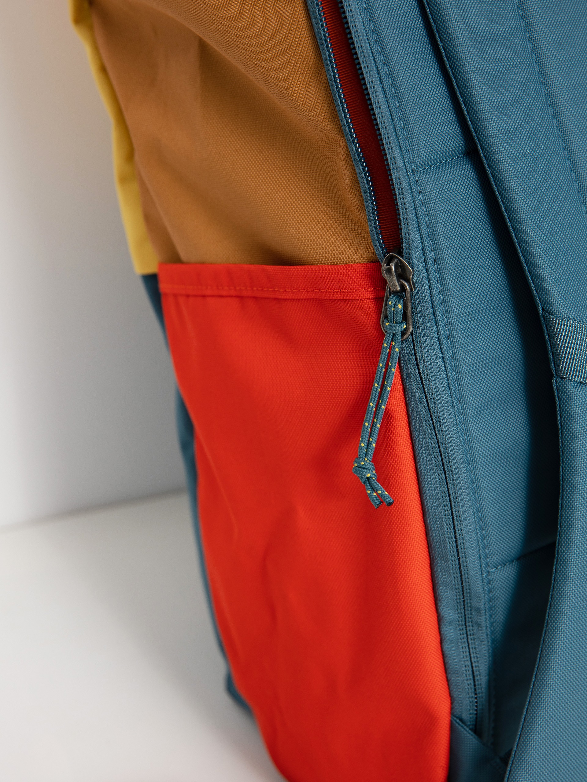 Plecak Patagonia Arbor Roll Top Pack (patchwork surfboard yellow)