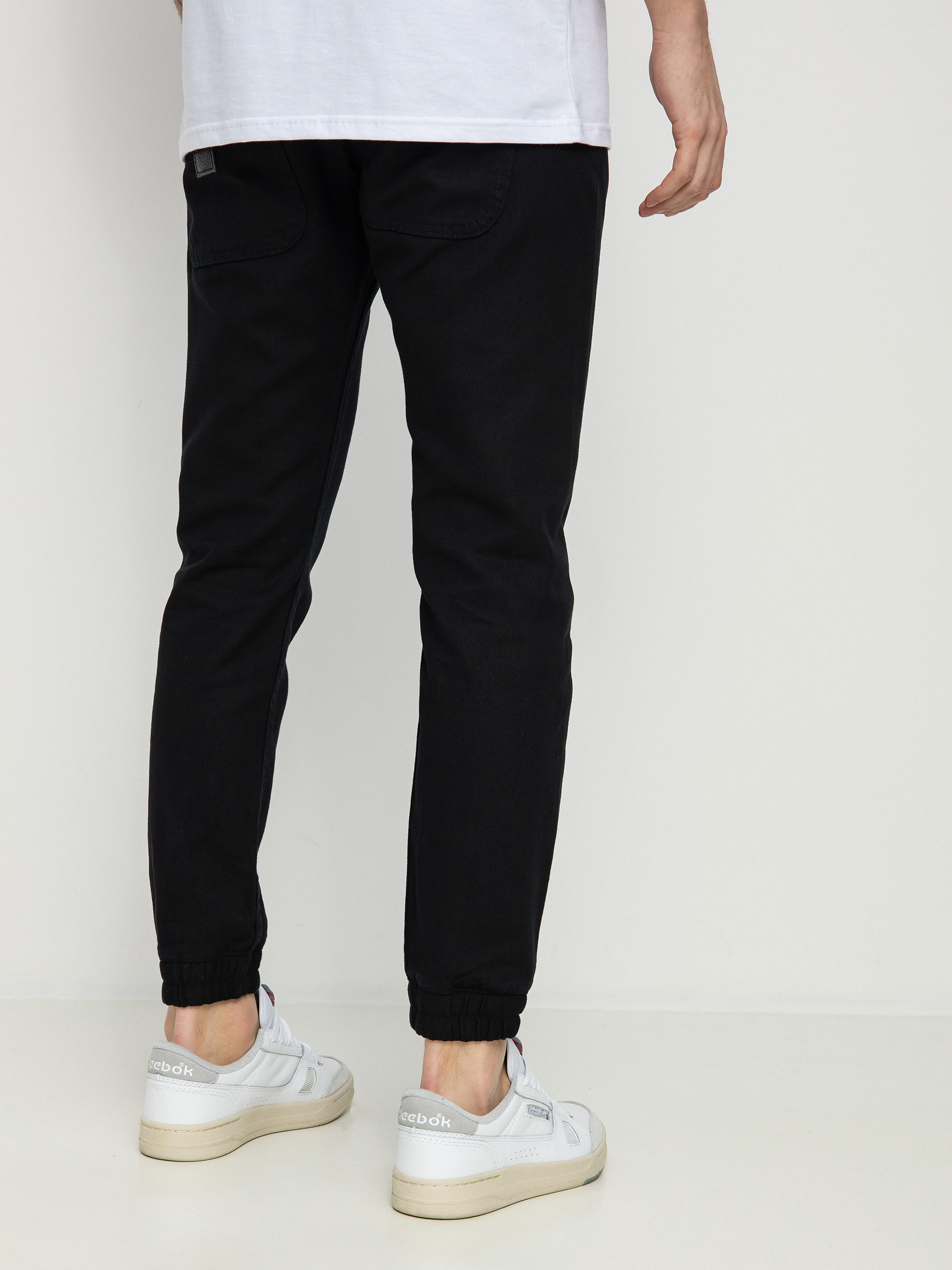 Spodnie MassDnm Base Joggers (black)