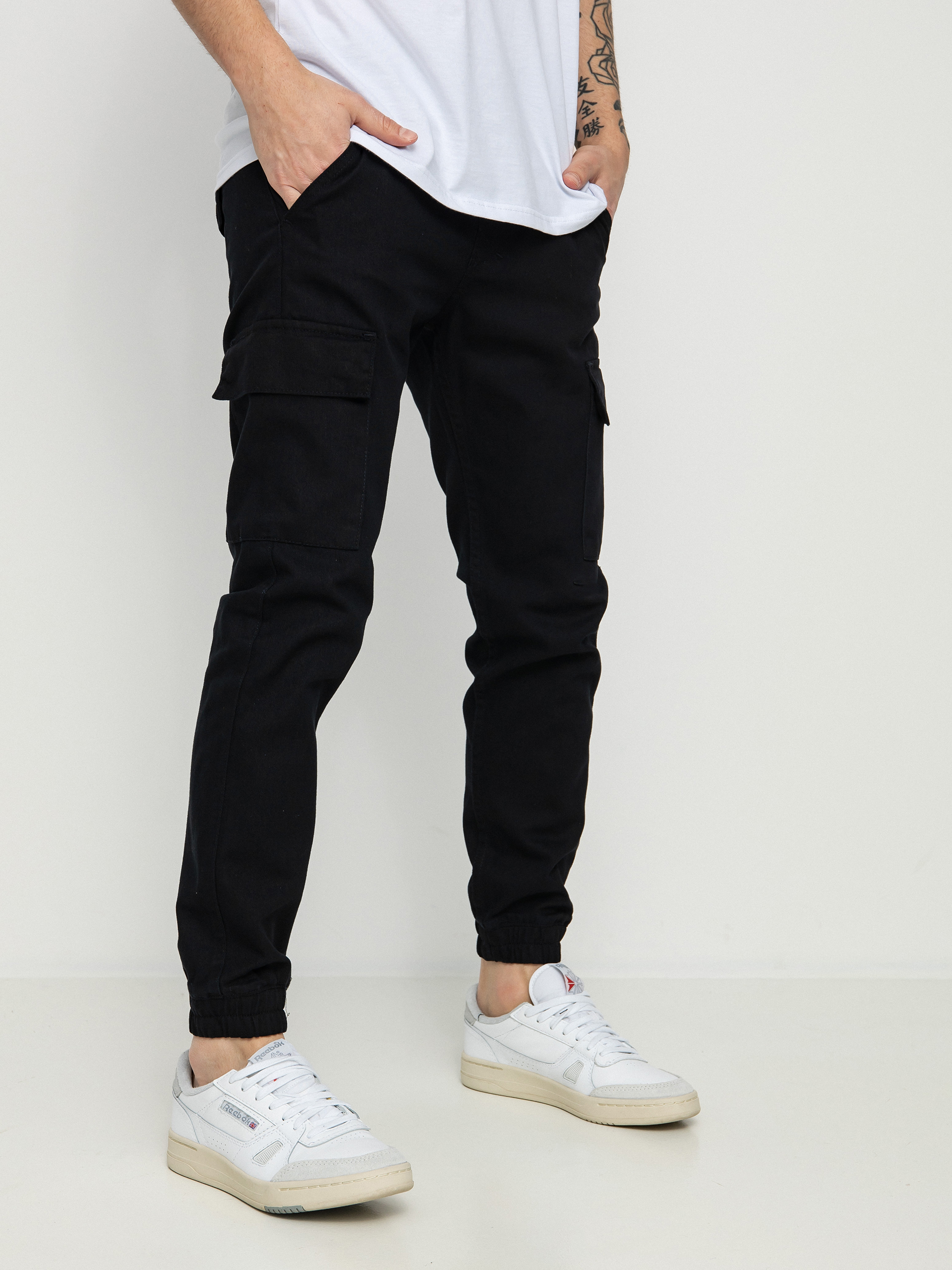 Spodnie MassDnm Cargo Sneaker Fit (black)