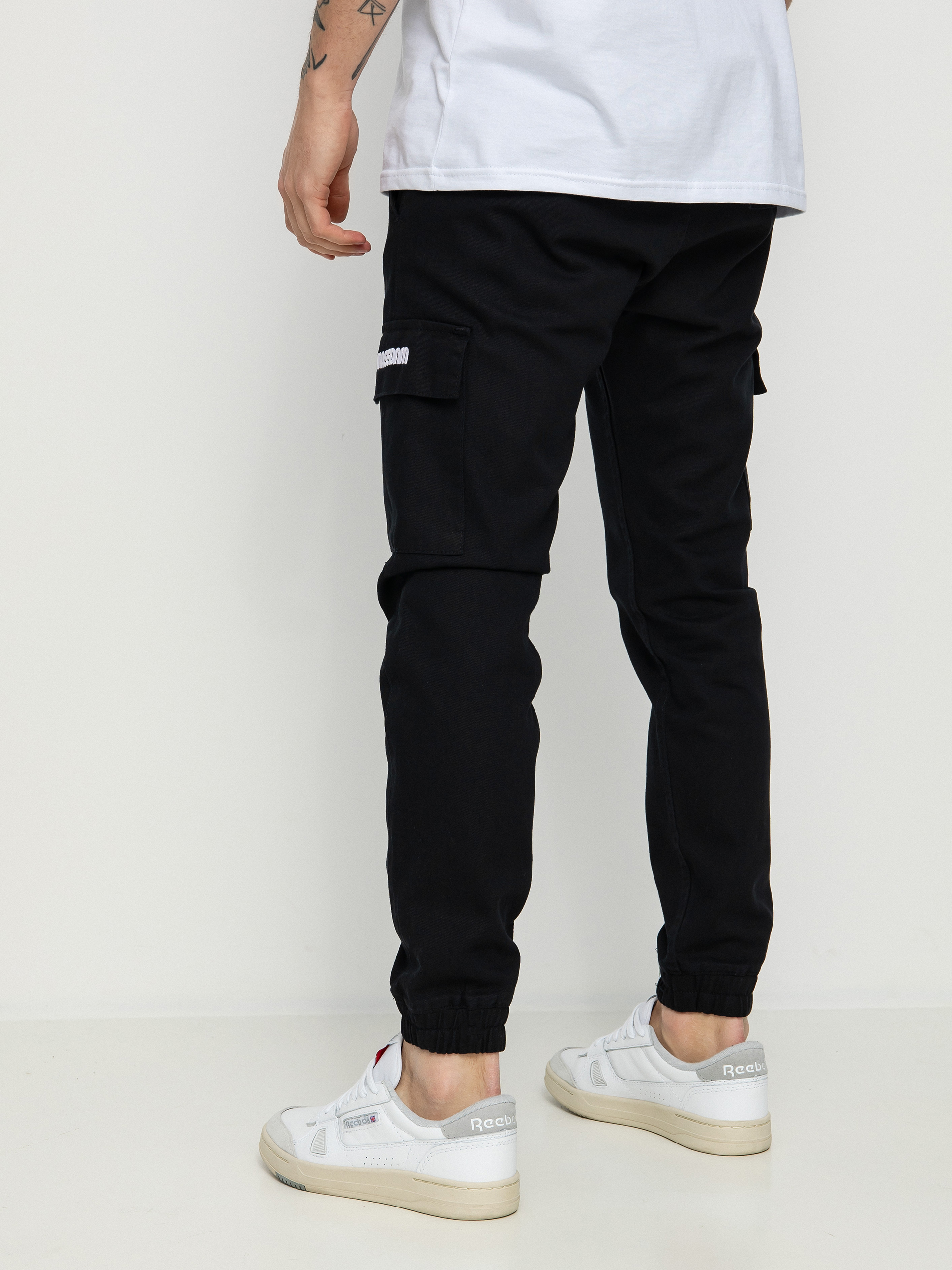 Spodnie MassDnm Cargo Sneaker Fit (black)