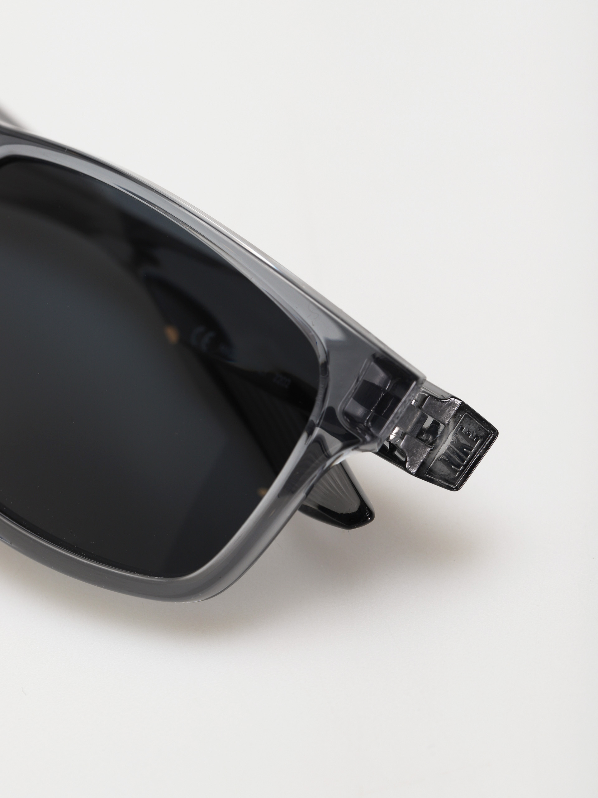 Okulary przeciwsłoneczne Nike Essential Chaser (wolf grey/grey lens)