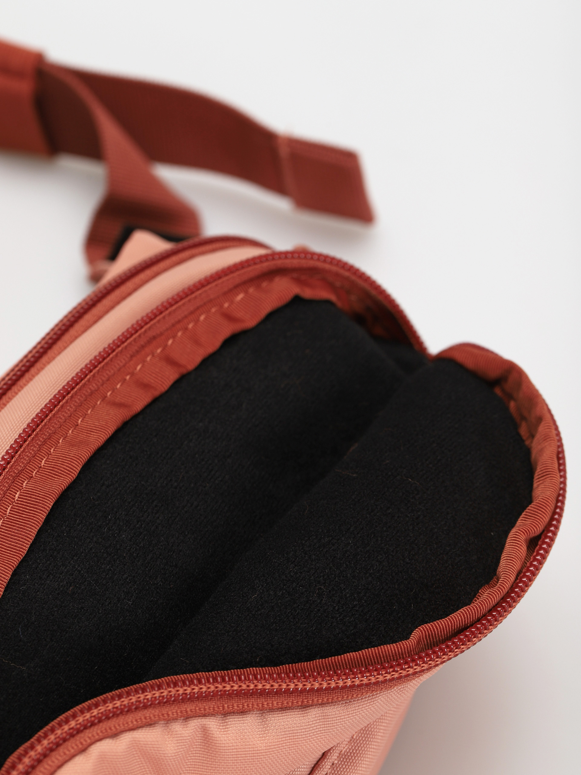 Nerka Dakine Hip Pack (muted clay)