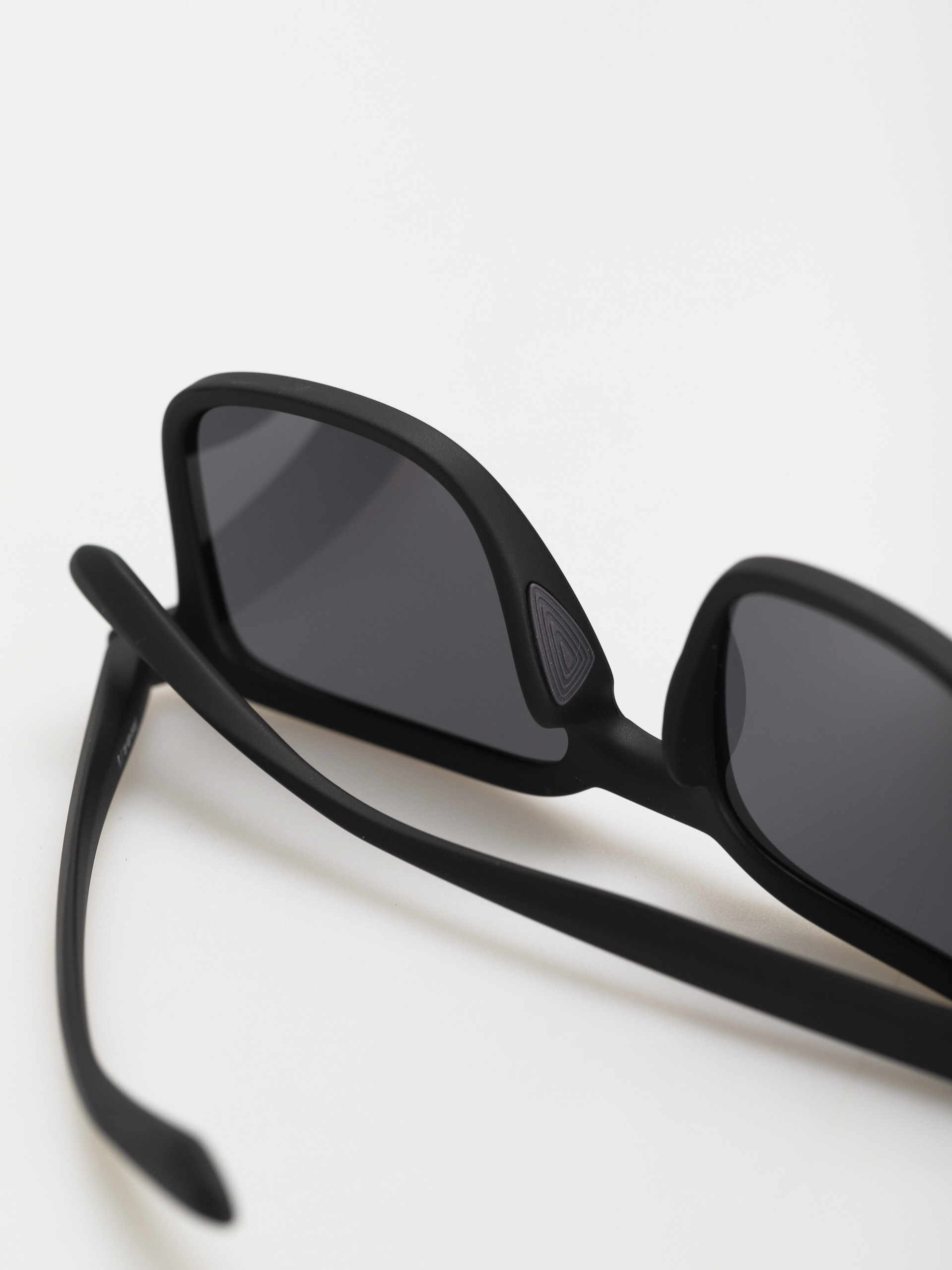 Okulary przeciwsłoneczne Nike Circuit (matte black/grey lens)