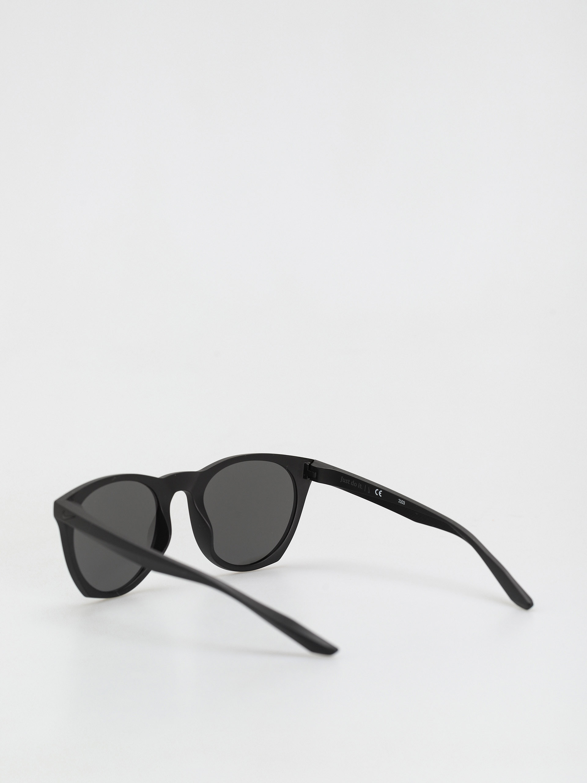 Okulary przeciwsłoneczne Nike Essential Horizon (matte black/black dark grey lens)