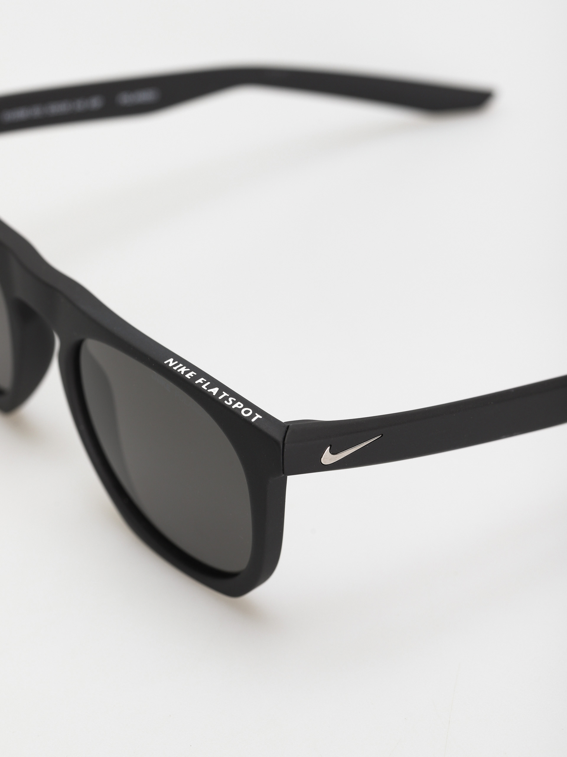 Okulary przeciwsłoneczne Nike SB Flatspot (matte black/silver grey polarized lens)