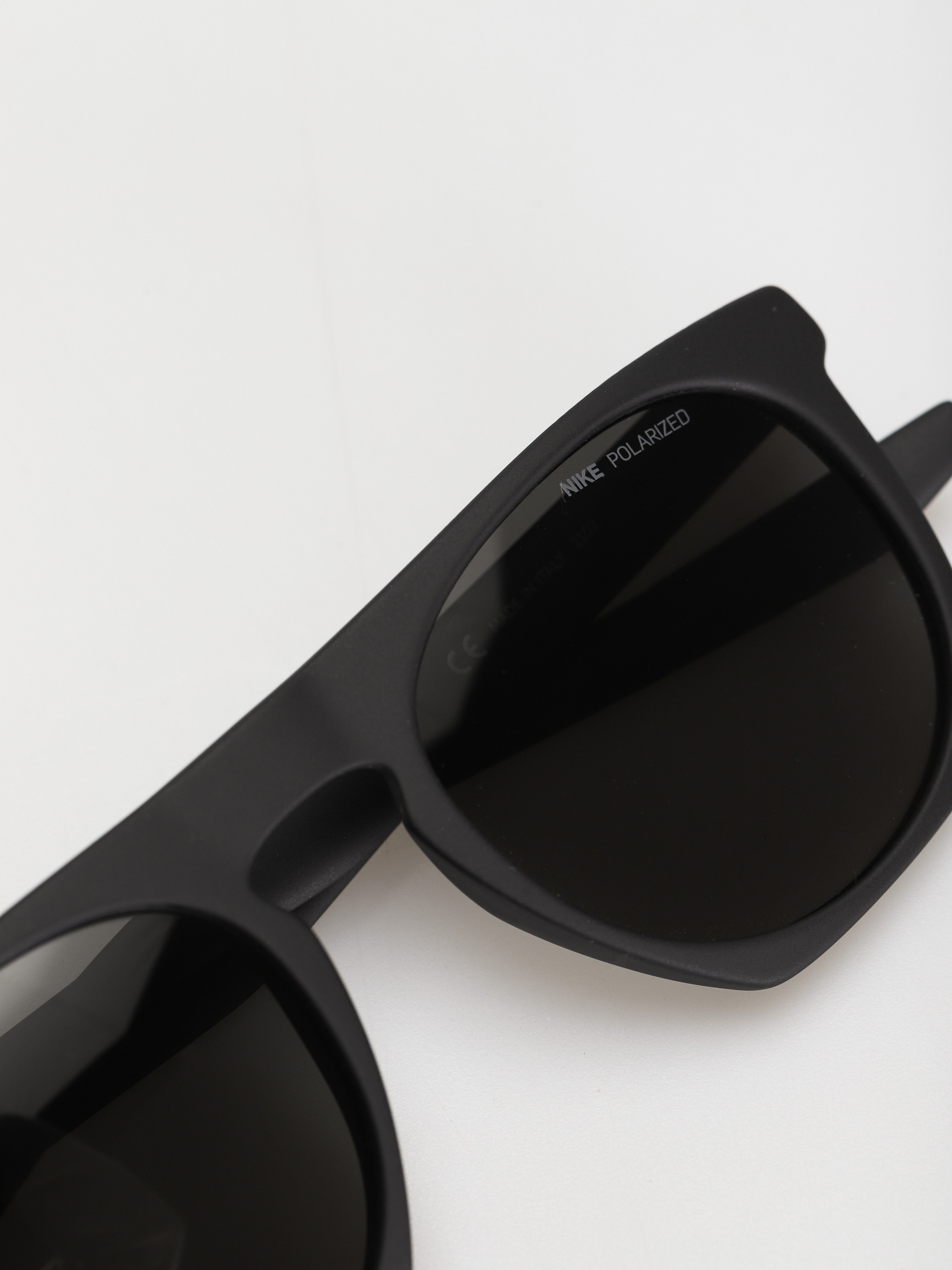 Okulary przeciwsłoneczne Nike SB Flatspot (matte black/silver grey polarized lens)