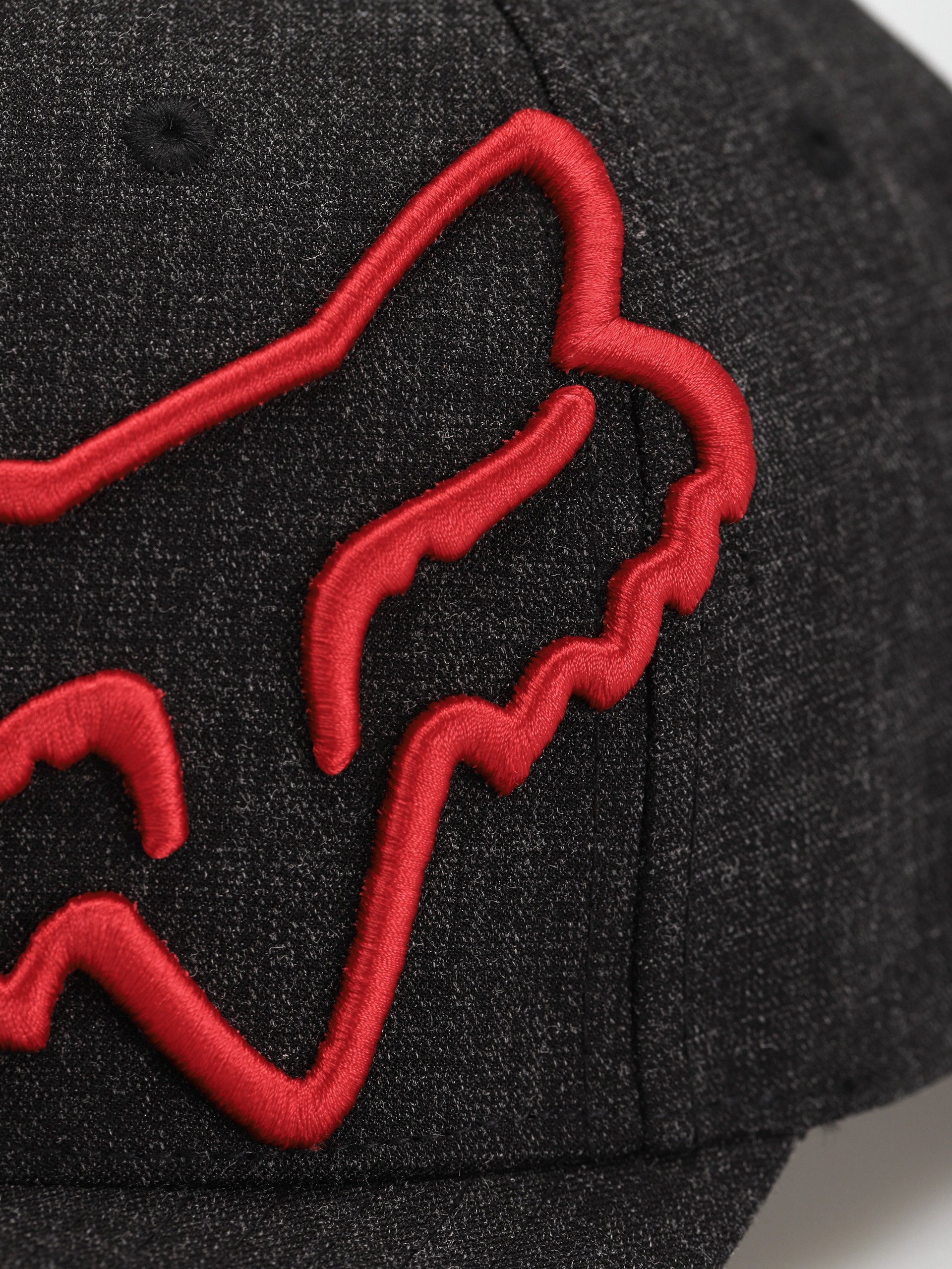 Czapka z daszkiem Fox Clouded Flexfit 2.0 (blk/rd)