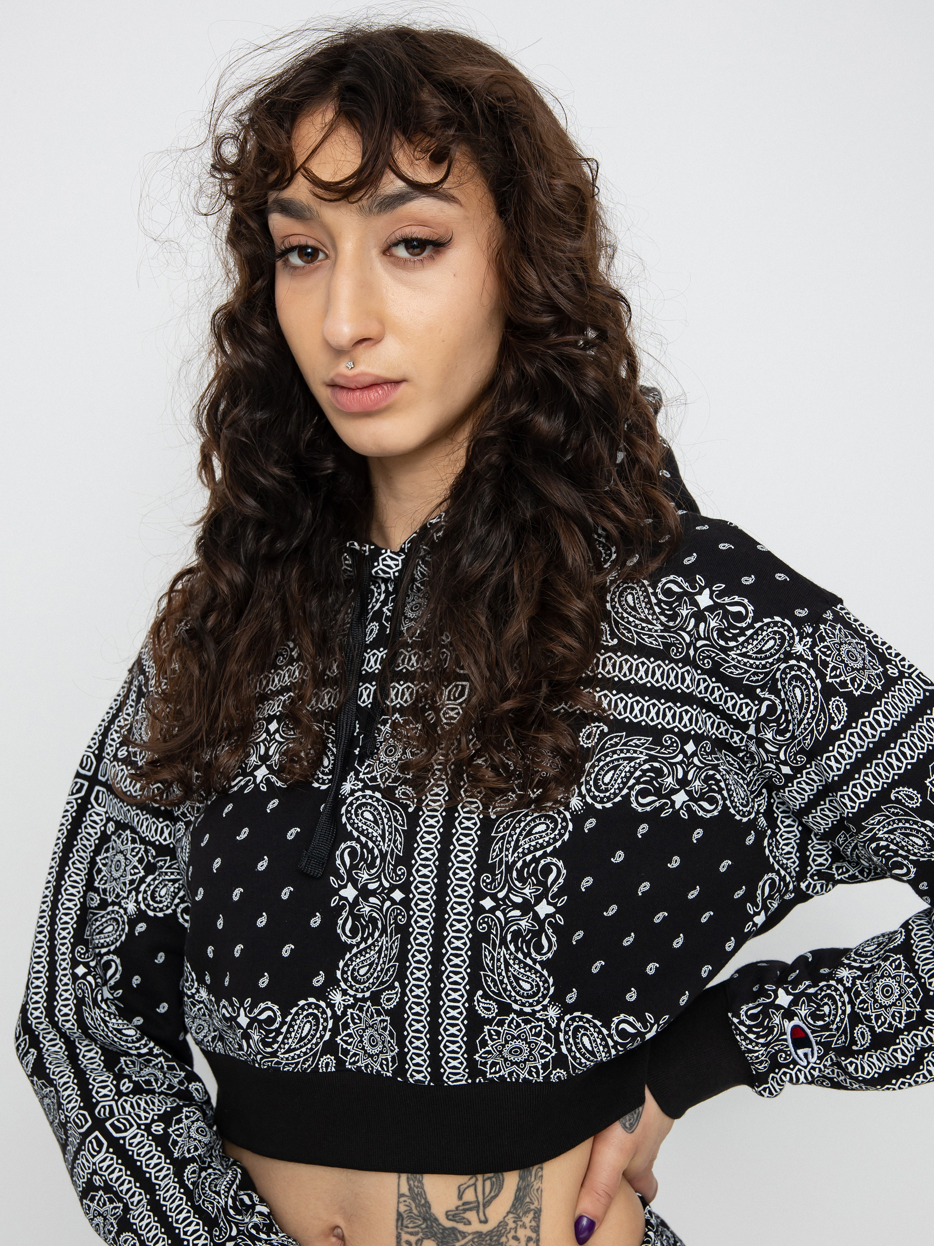 Bluza Champion Hooded Crop Top 115121 Wmn (nbk/allover)
