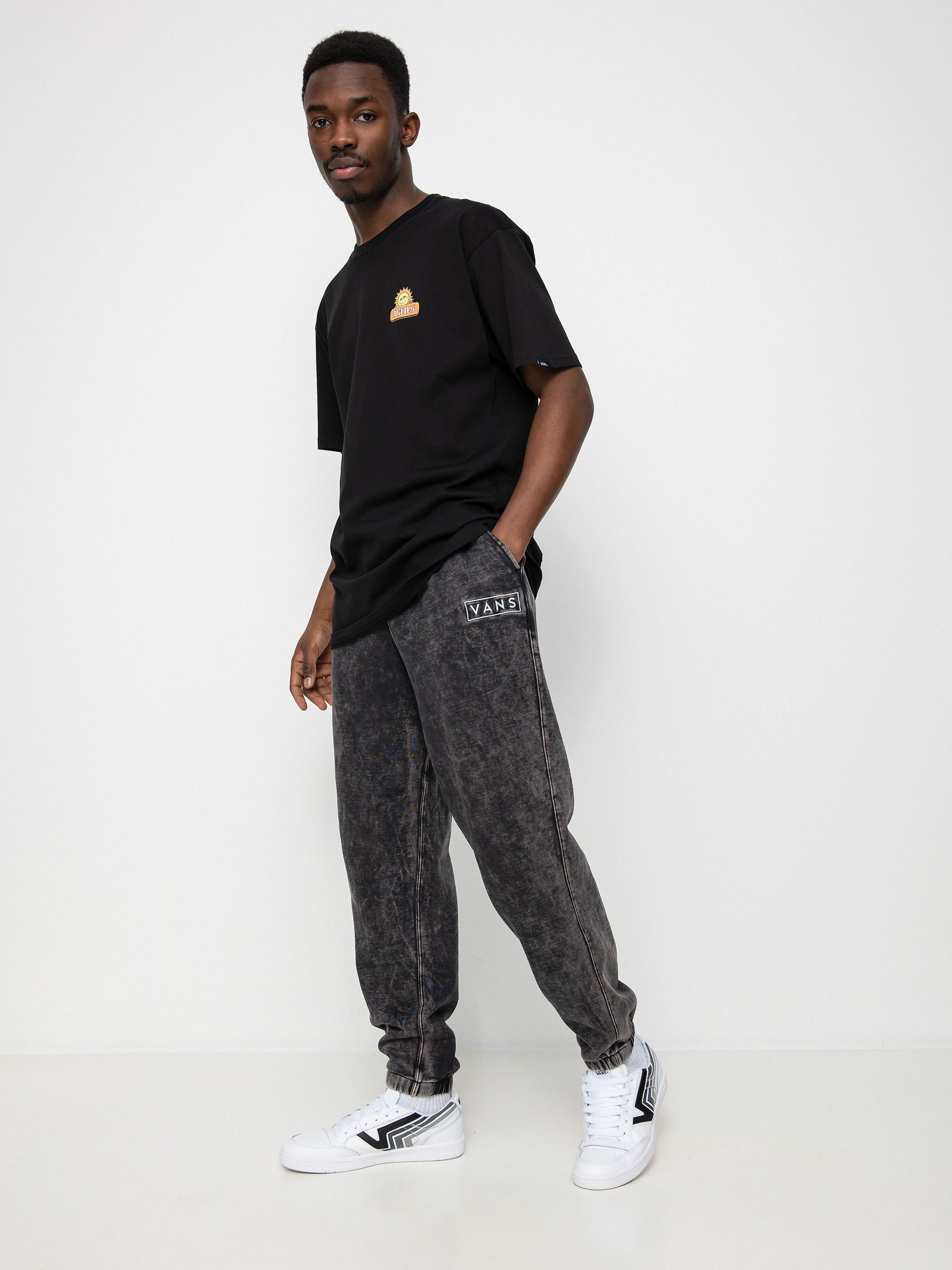 Spodnie Vans Mineral Wash Relaxed Fleece (black)