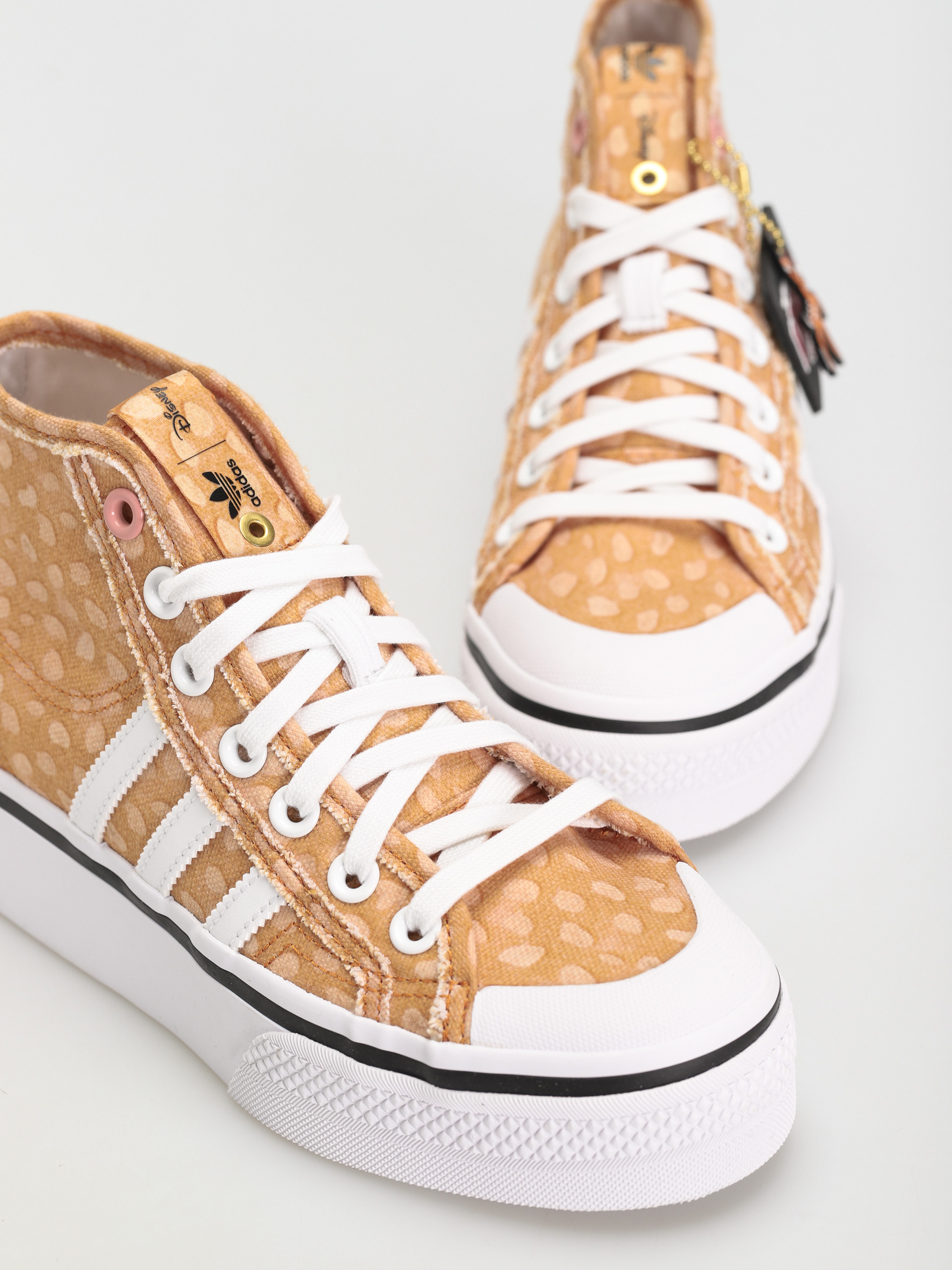 Buty adidas Originals Disney Nizza Platfo Wmn (ftwwht/legbur/owhite)