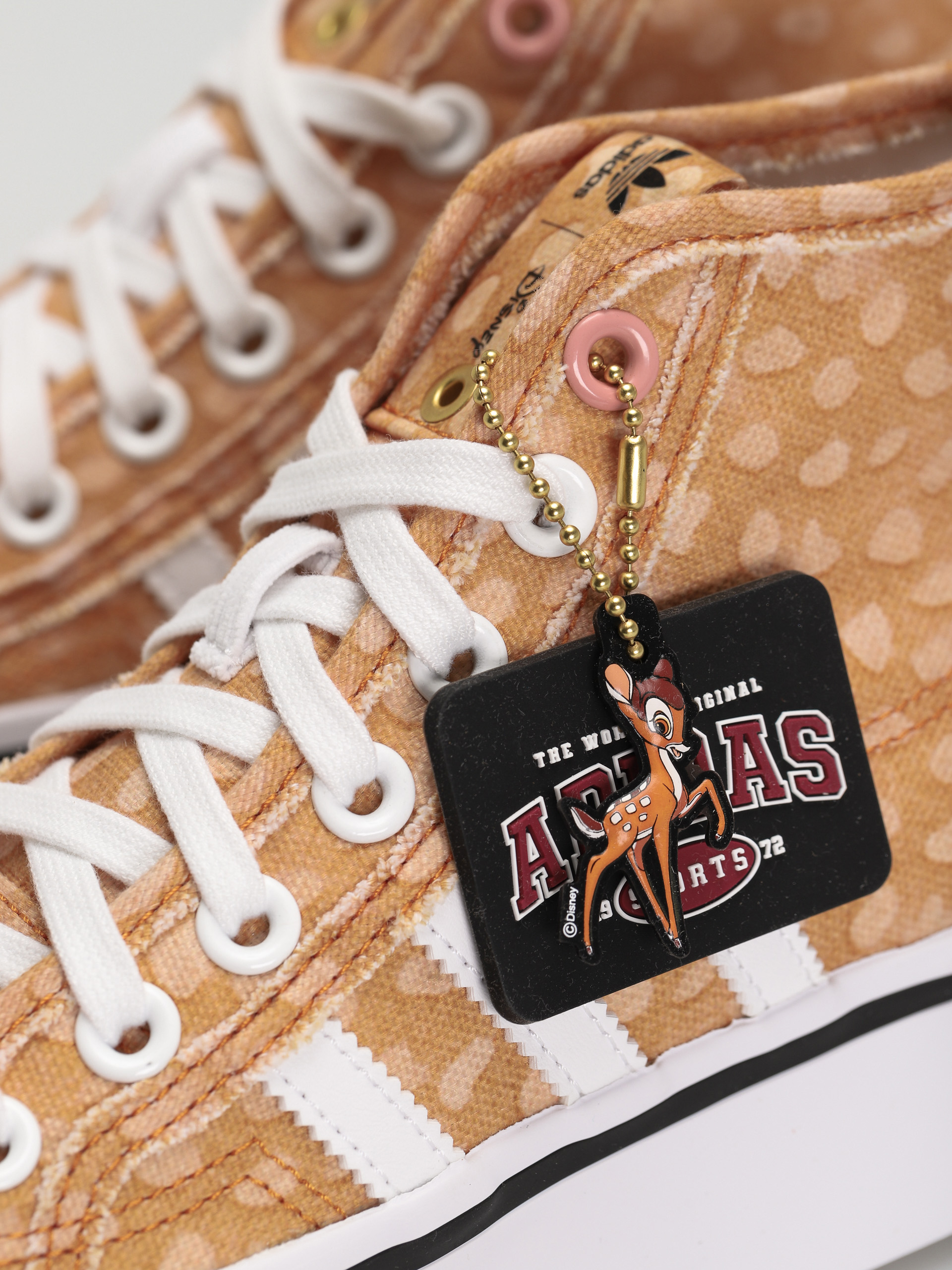 Buty adidas Originals Disney Nizza Platfo Wmn (ftwwht/legbur/owhite)