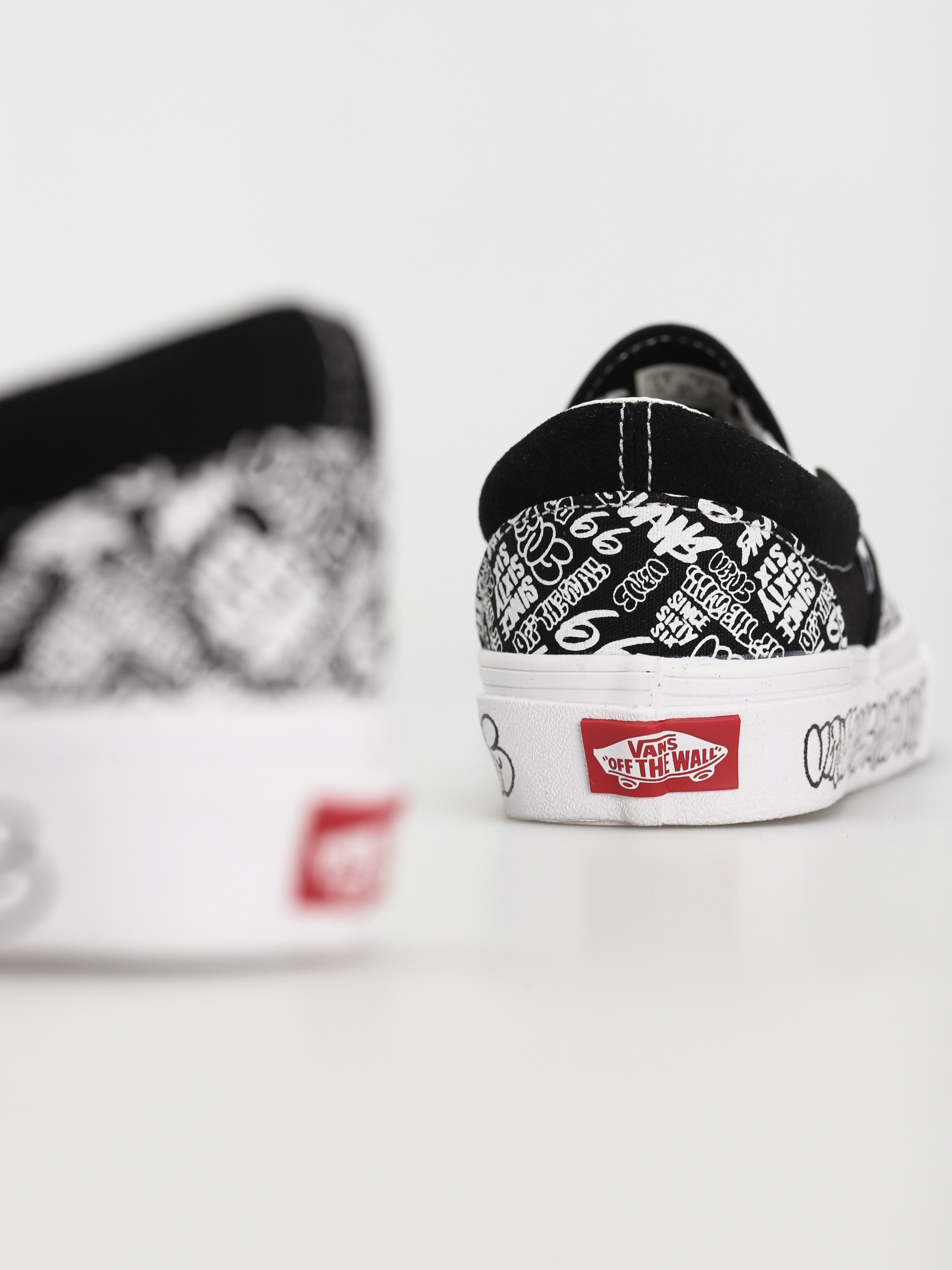 Buty Vans Classic Slip On (graffiti/black/white)