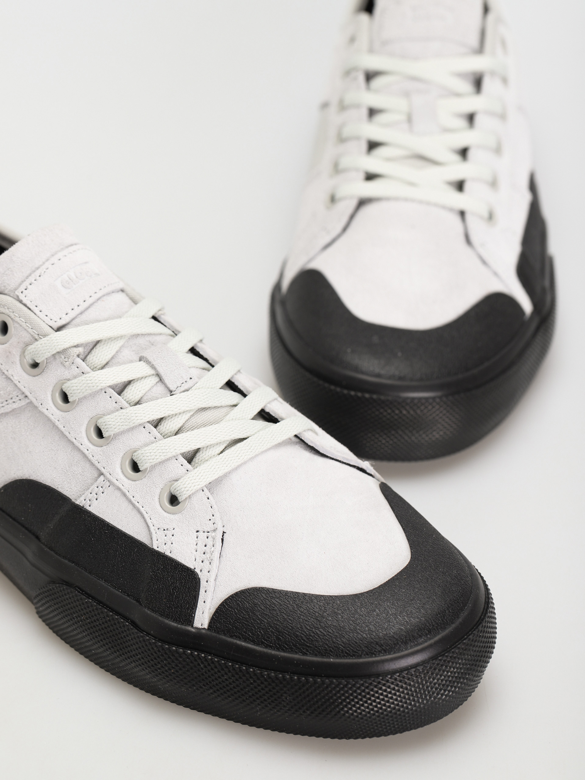 Buty Globe Surplus (undyed/black)