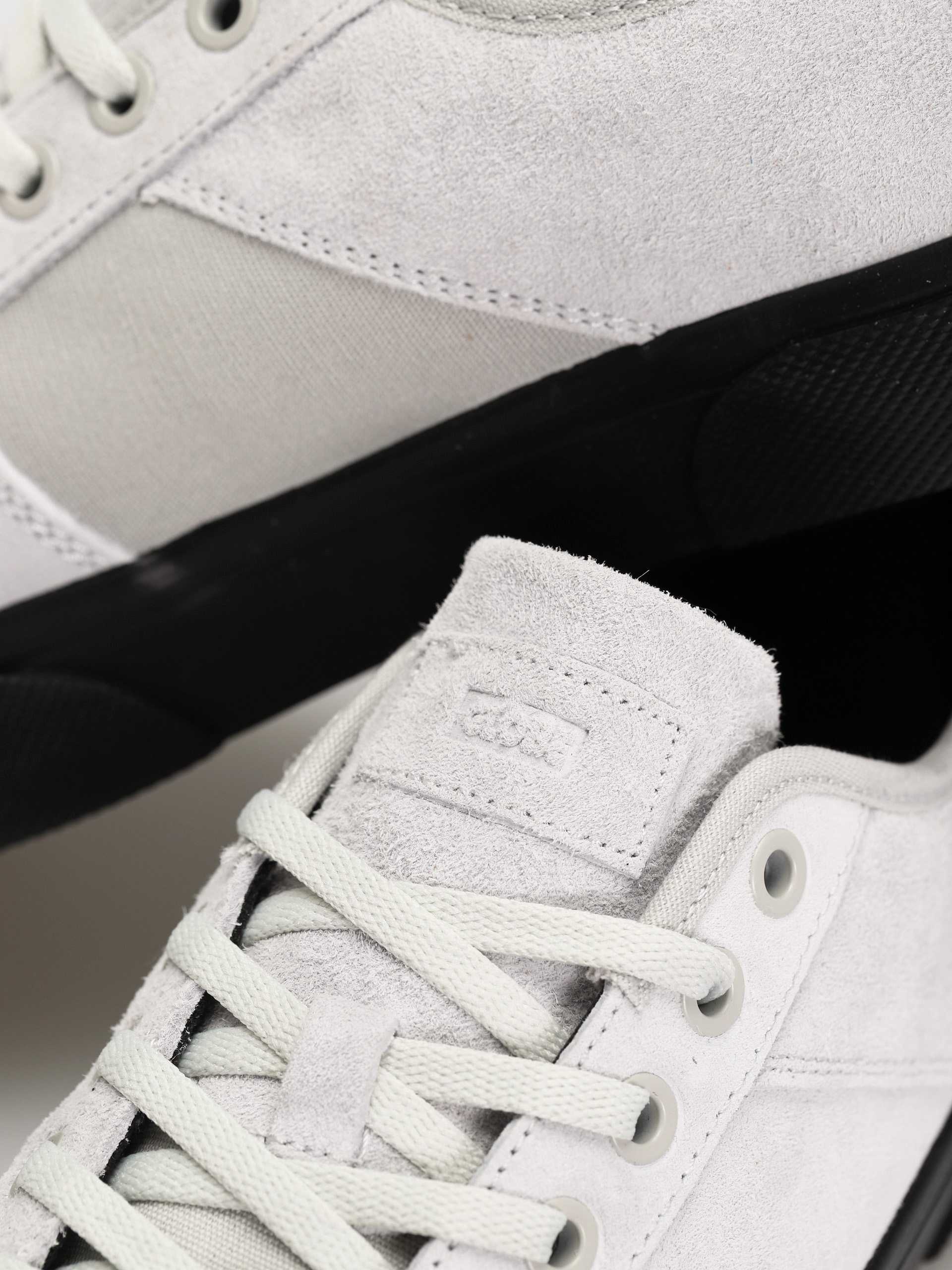 Buty Globe Surplus (undyed/black)