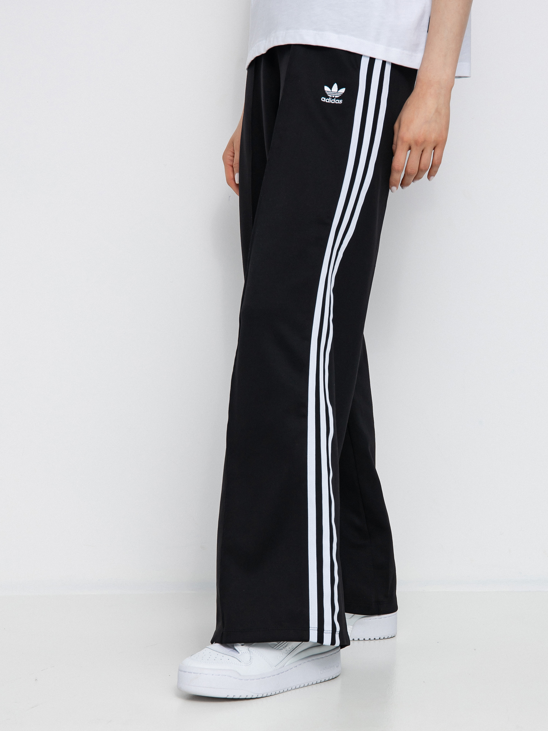 Spodnie adidas Originals Relaxed Wmn (black)