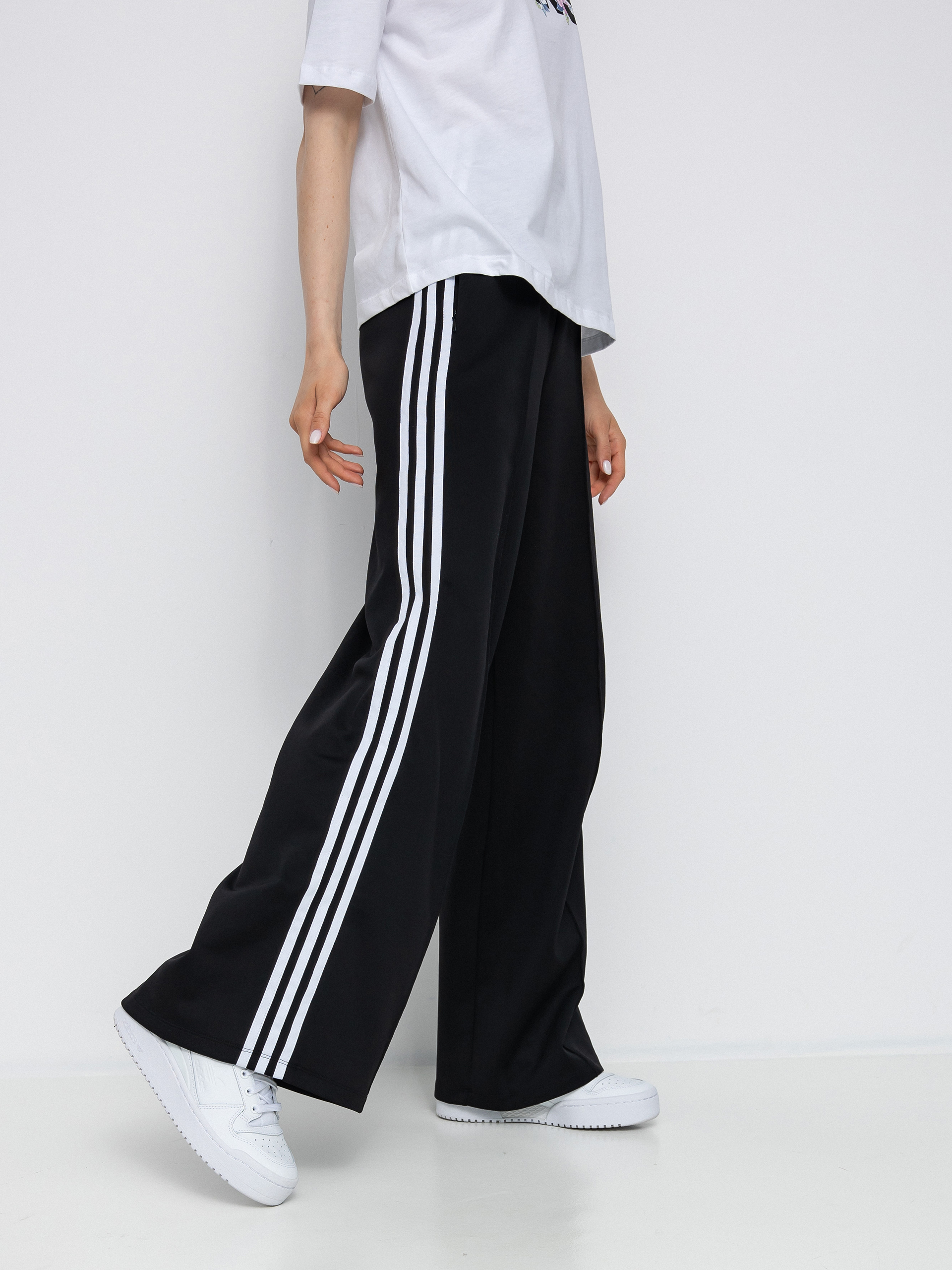 Spodnie adidas Originals Relaxed Wmn (black)