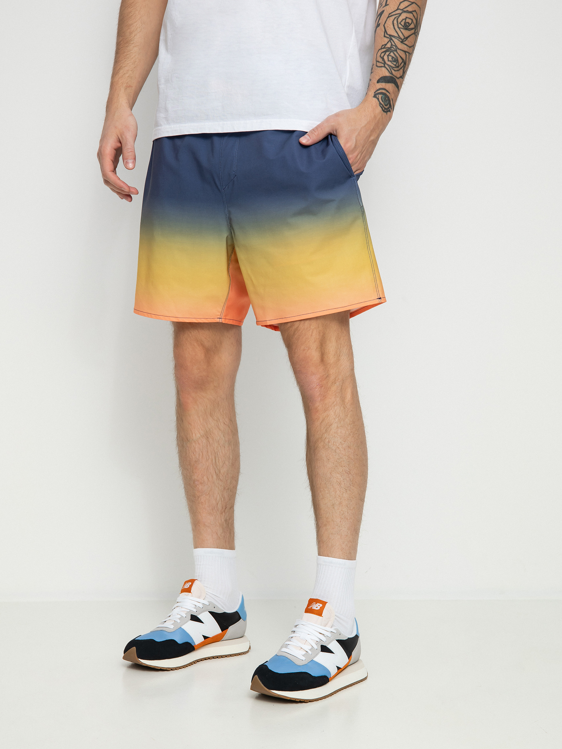Boardshorty Patagonia Hydropeak Volley 16 in (cosmic gradients tigerlily orange)