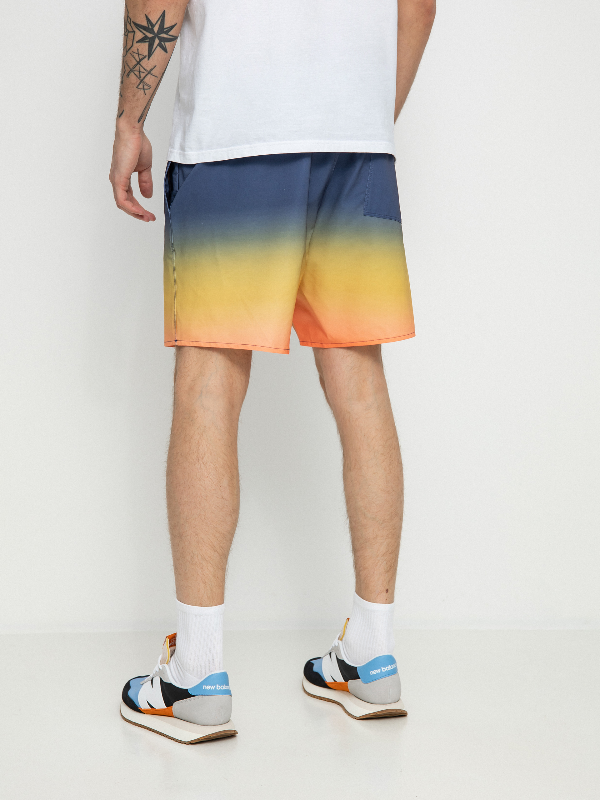 Boardshorty Patagonia Hydropeak Volley 16 in (cosmic gradients tigerlily orange)