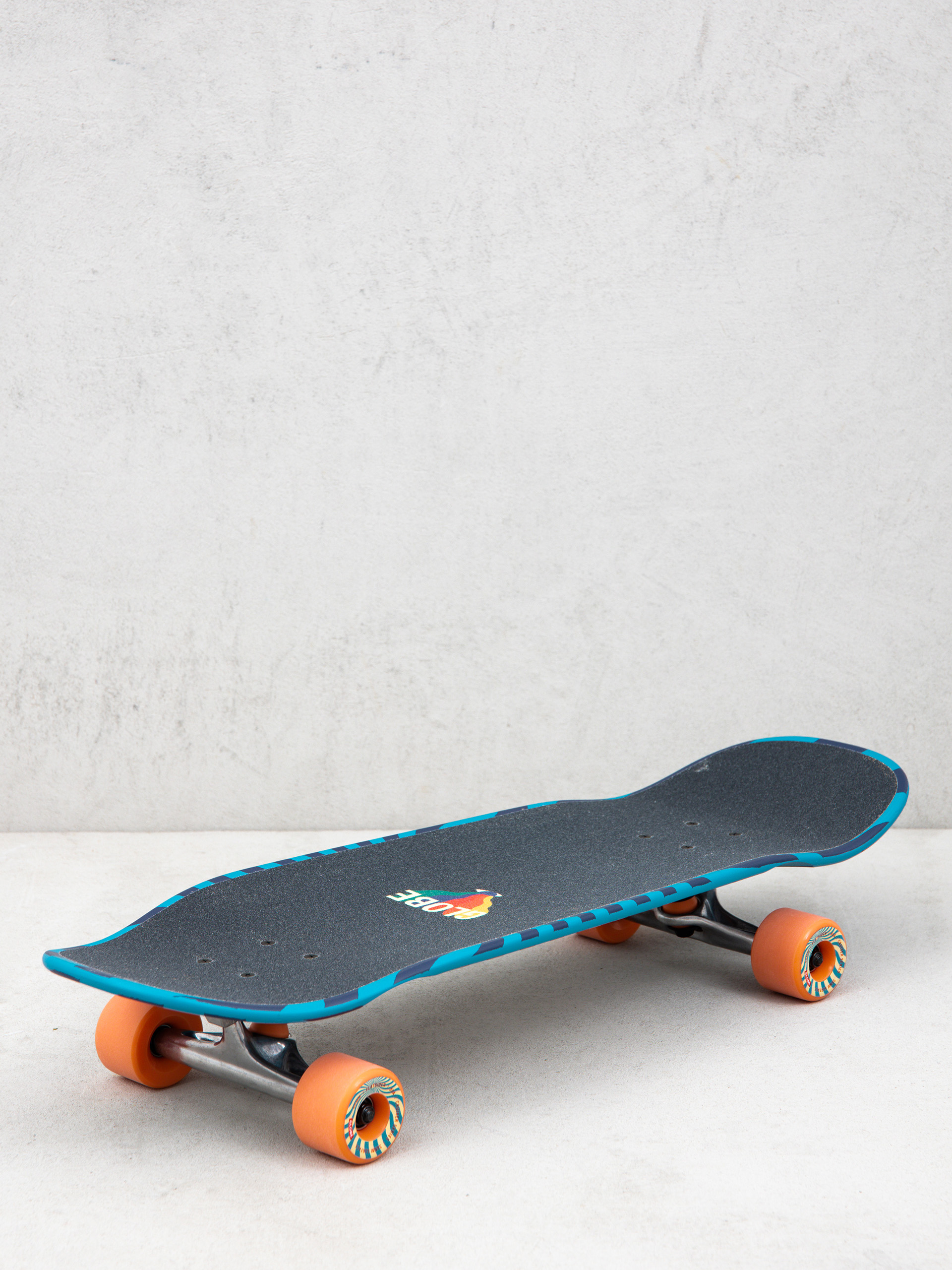 Deskorolka cruiser Globe Dealer (cult of freedom/blue)