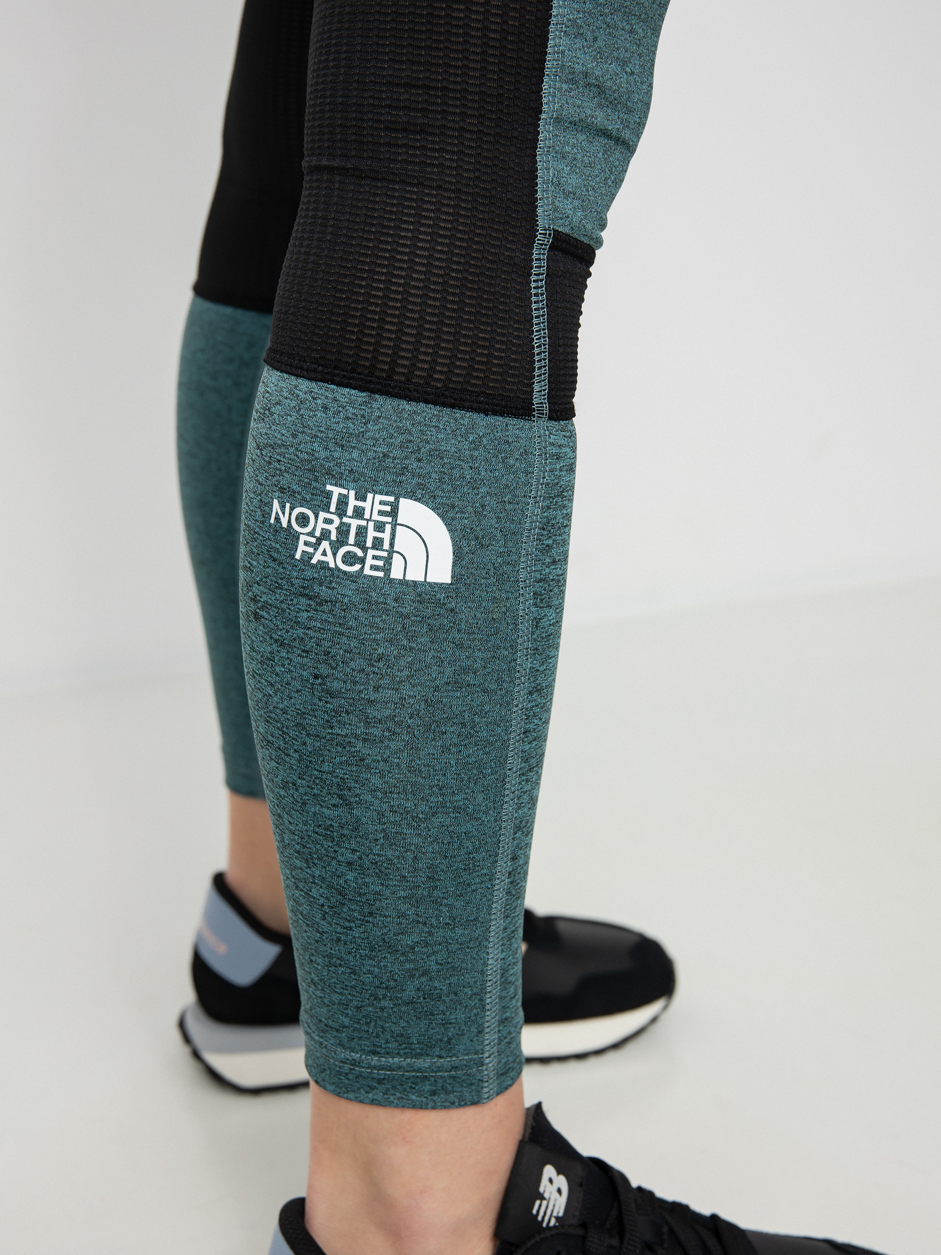 Legginsy The North Face Ma Tight Wmn (goblnblublkheather/tnfblk)
