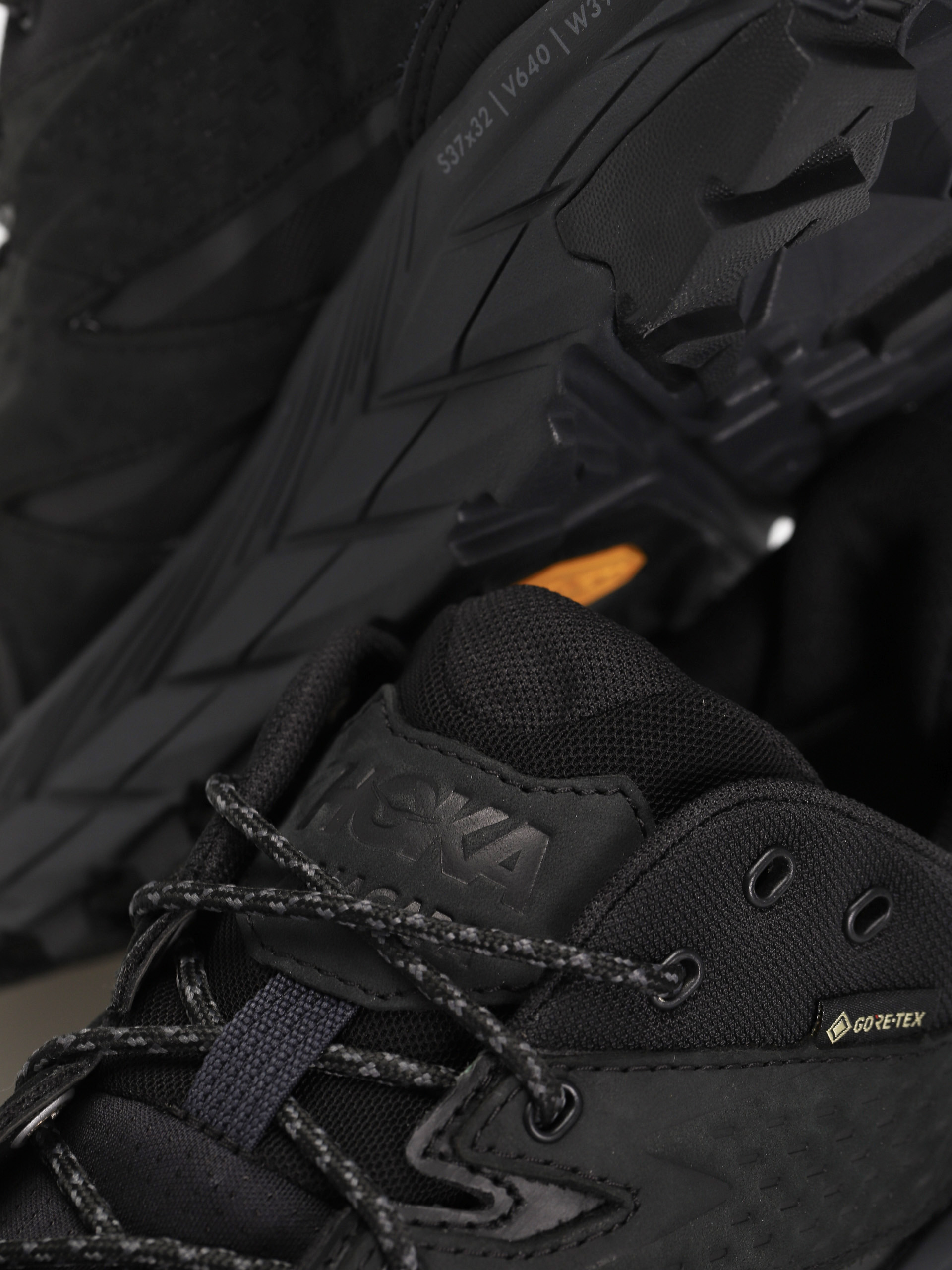 Buty Hoka One One Anacapa Low GTX (black/black)