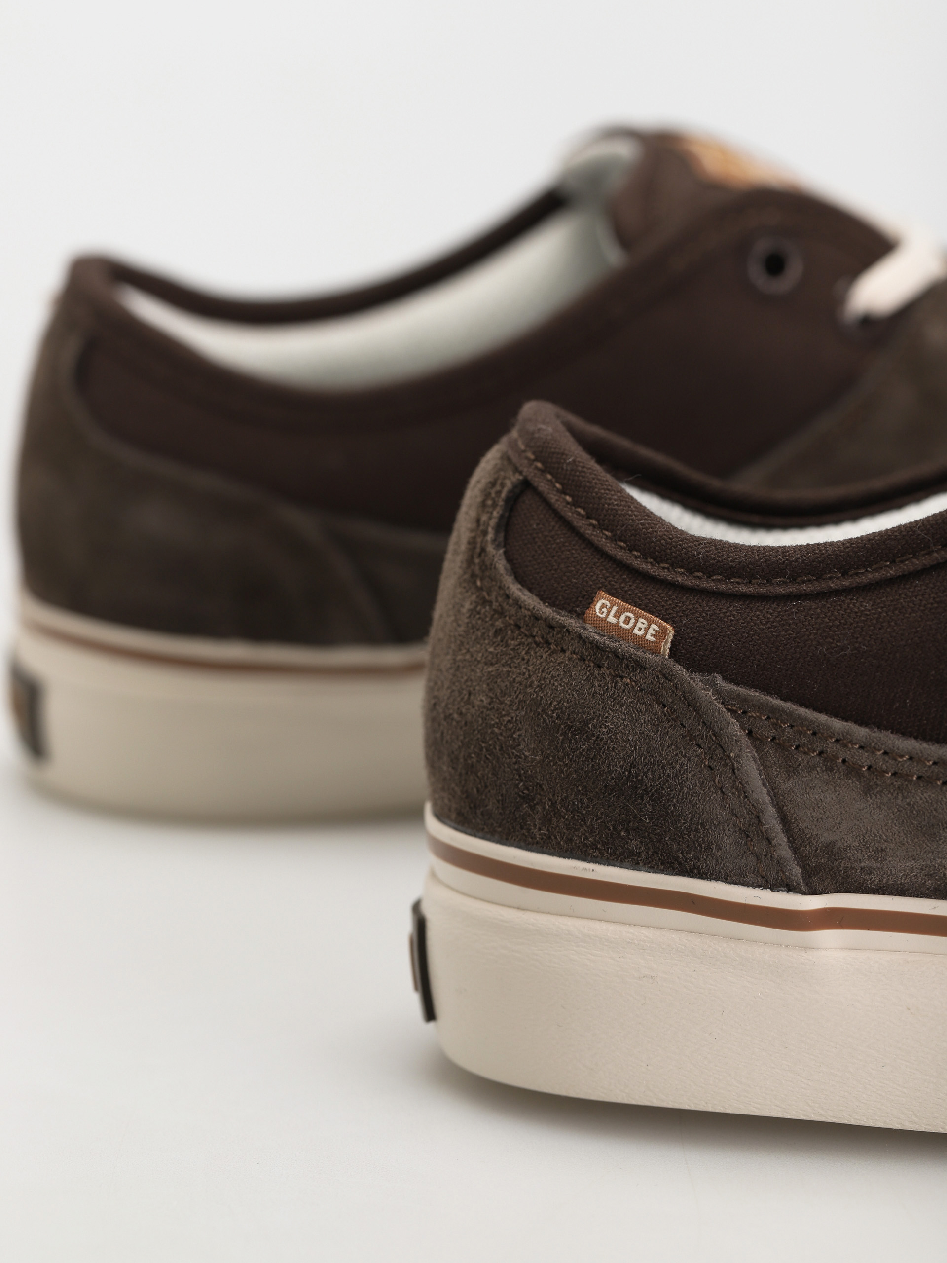 Buty Globe Mahalo (coffee/antique)