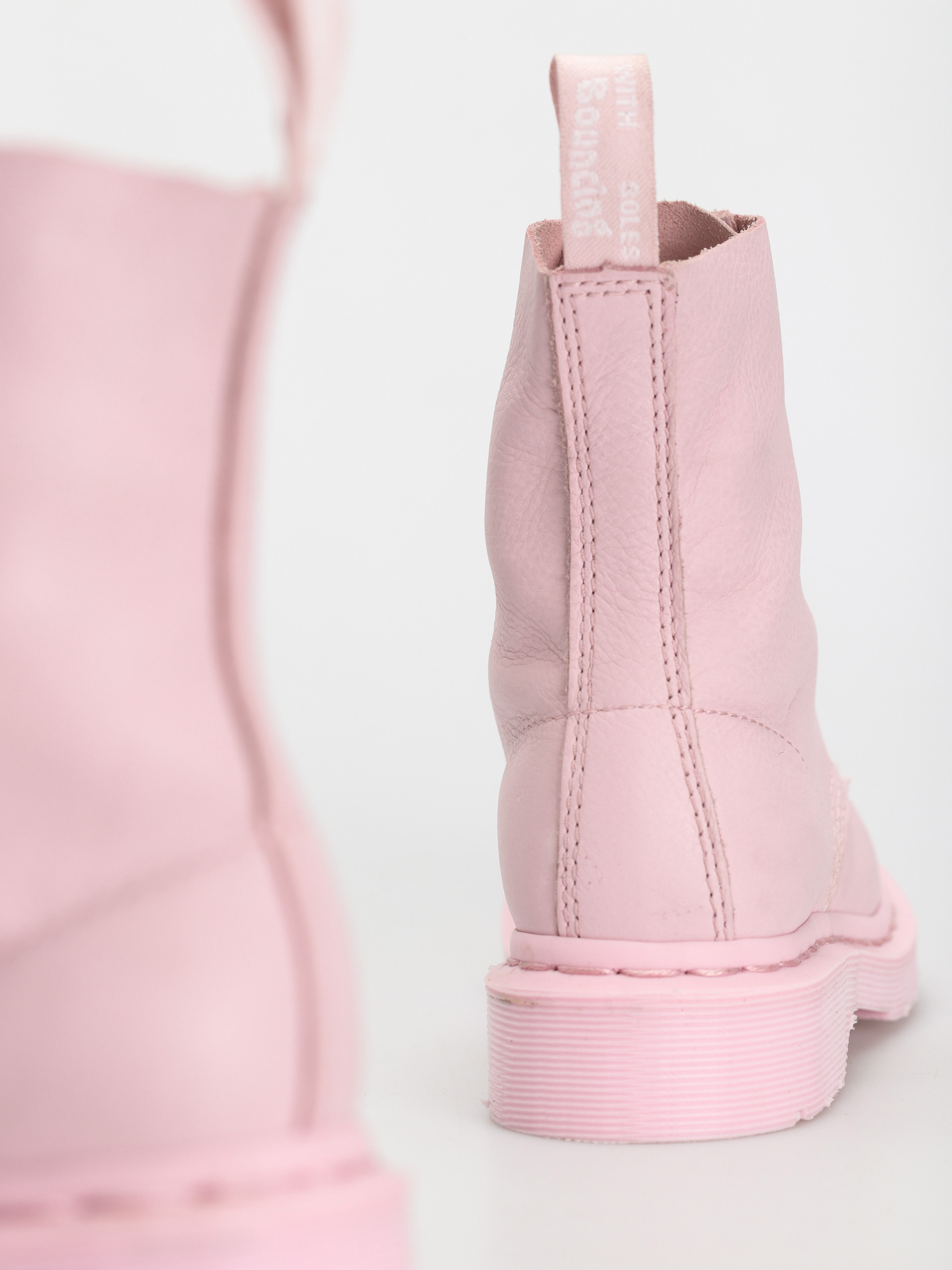 Buty Dr. Martens 1460 Pascal Wmn (chalk pink mono)