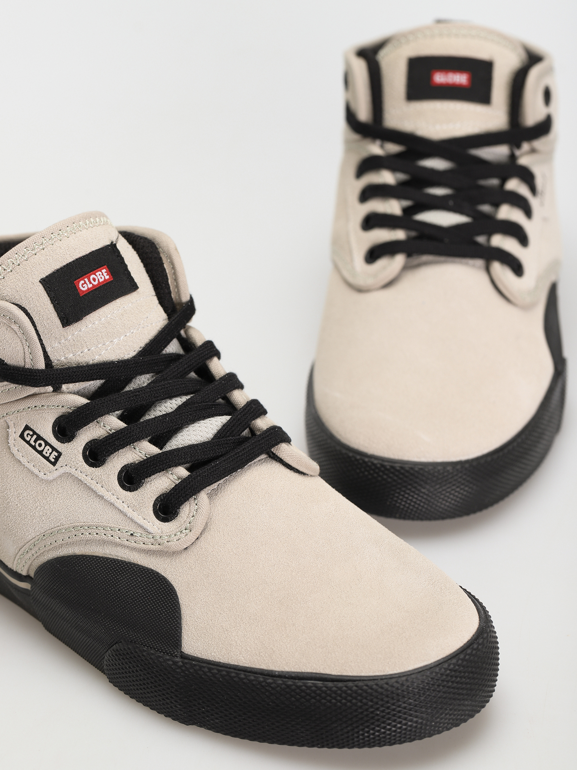 Buty Globe Motley Mid (off white/black/plus)