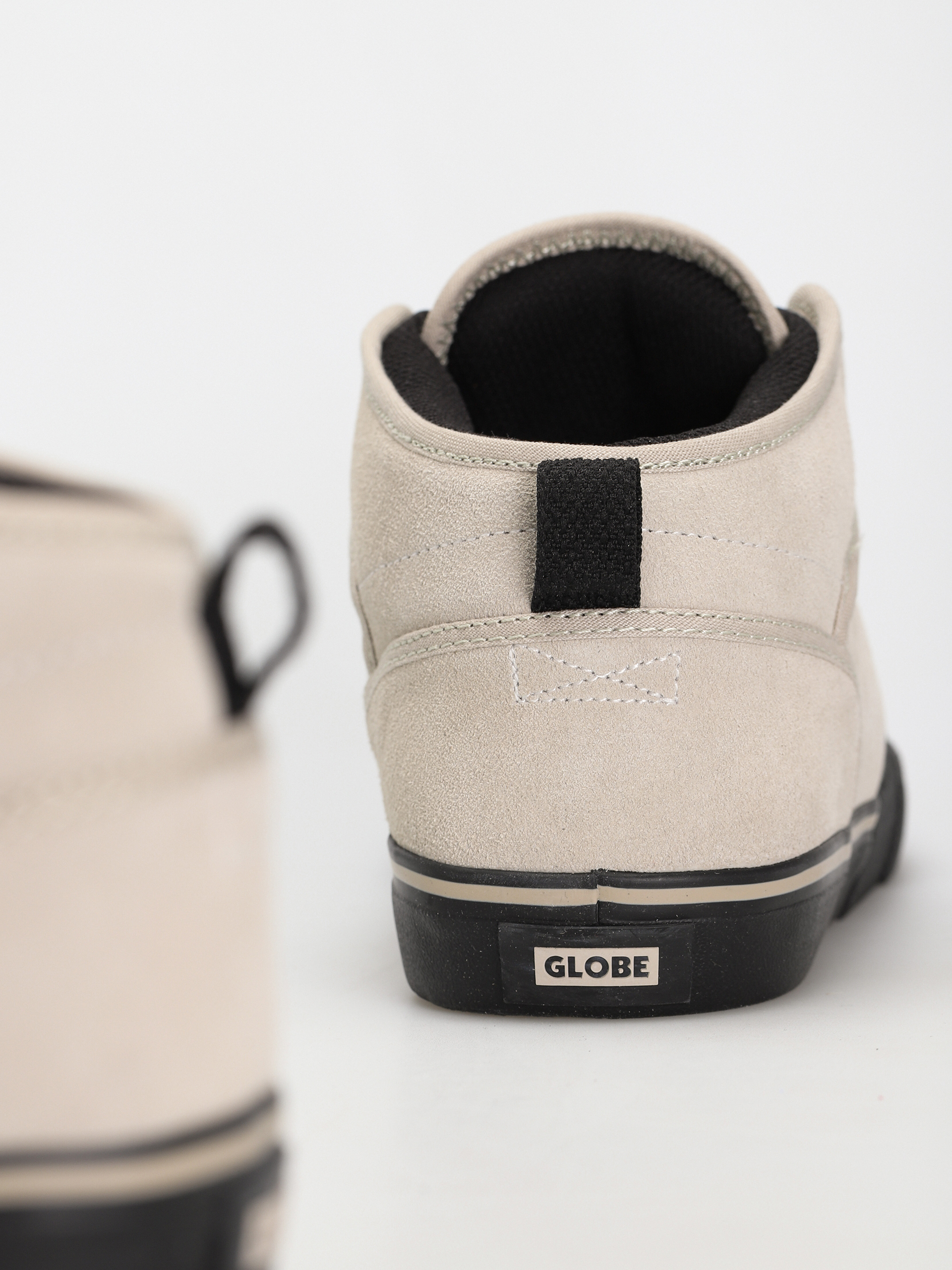 Buty Globe Motley Mid (off white/black/plus)