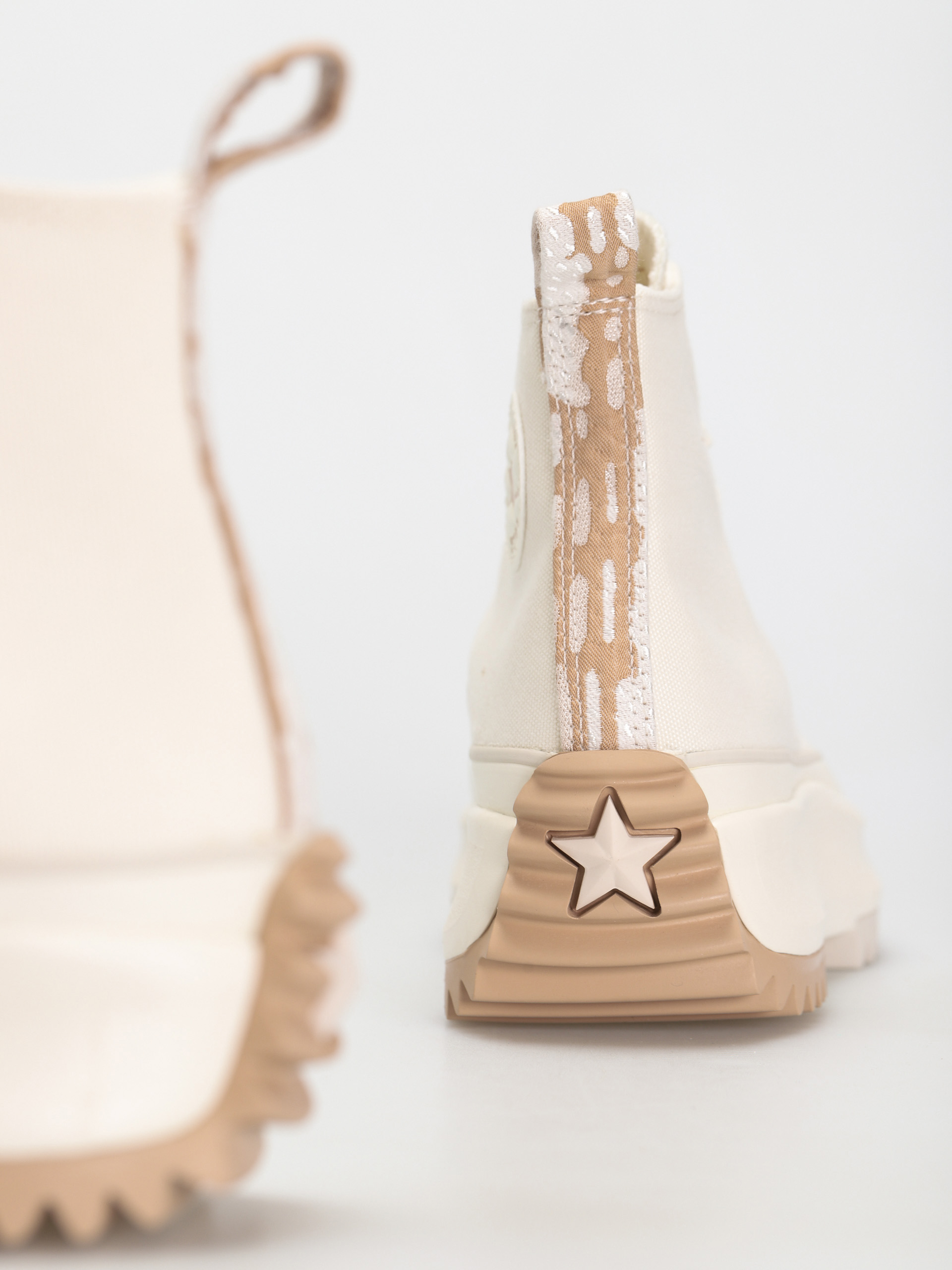 Buty Converse Run Star Hike Hi (egret/hemp/desert sand)