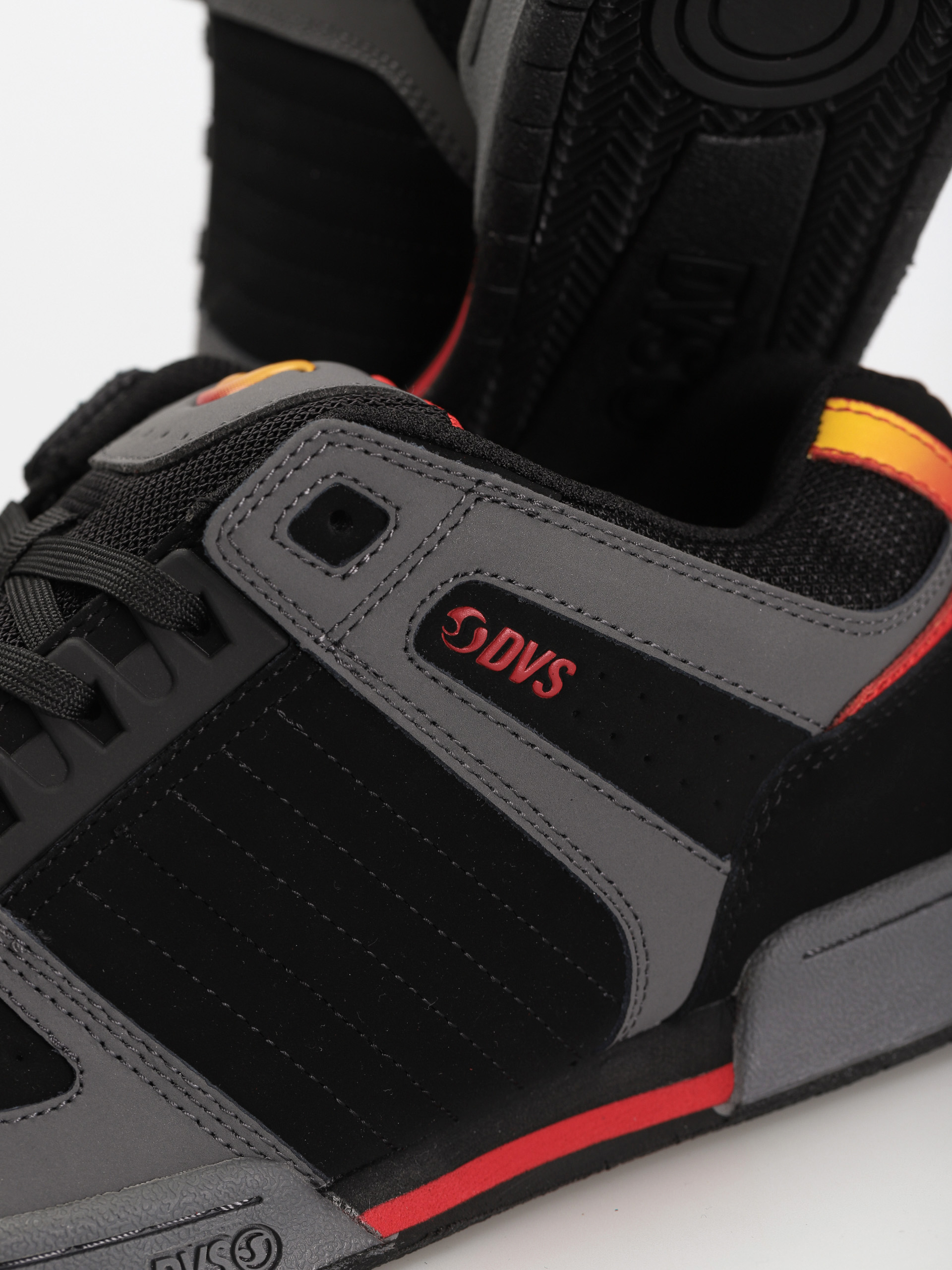 Buty DVS Celsius (charcoal black red)