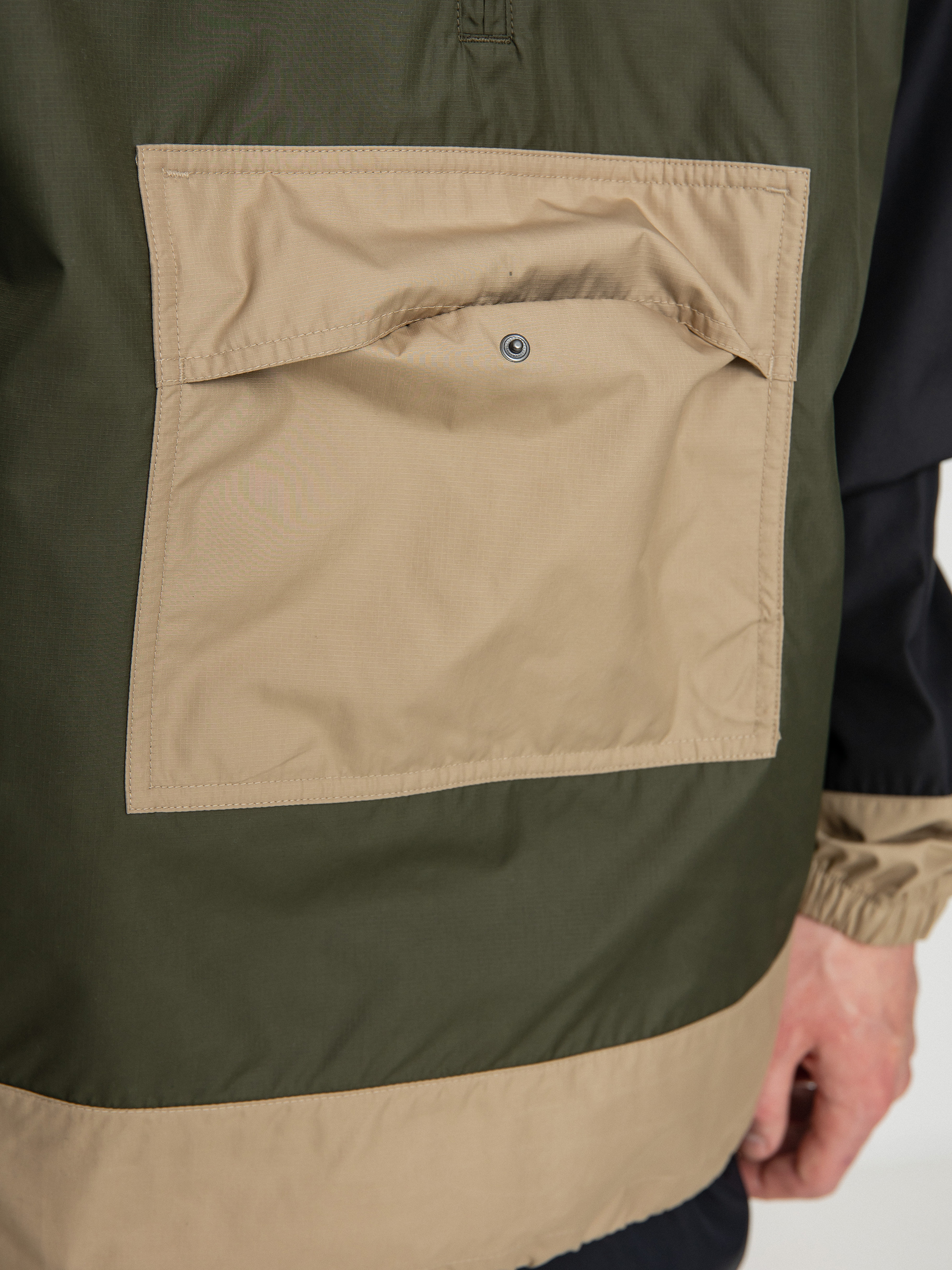Kurtka Nike SB Anorak (cargo khaki/black)