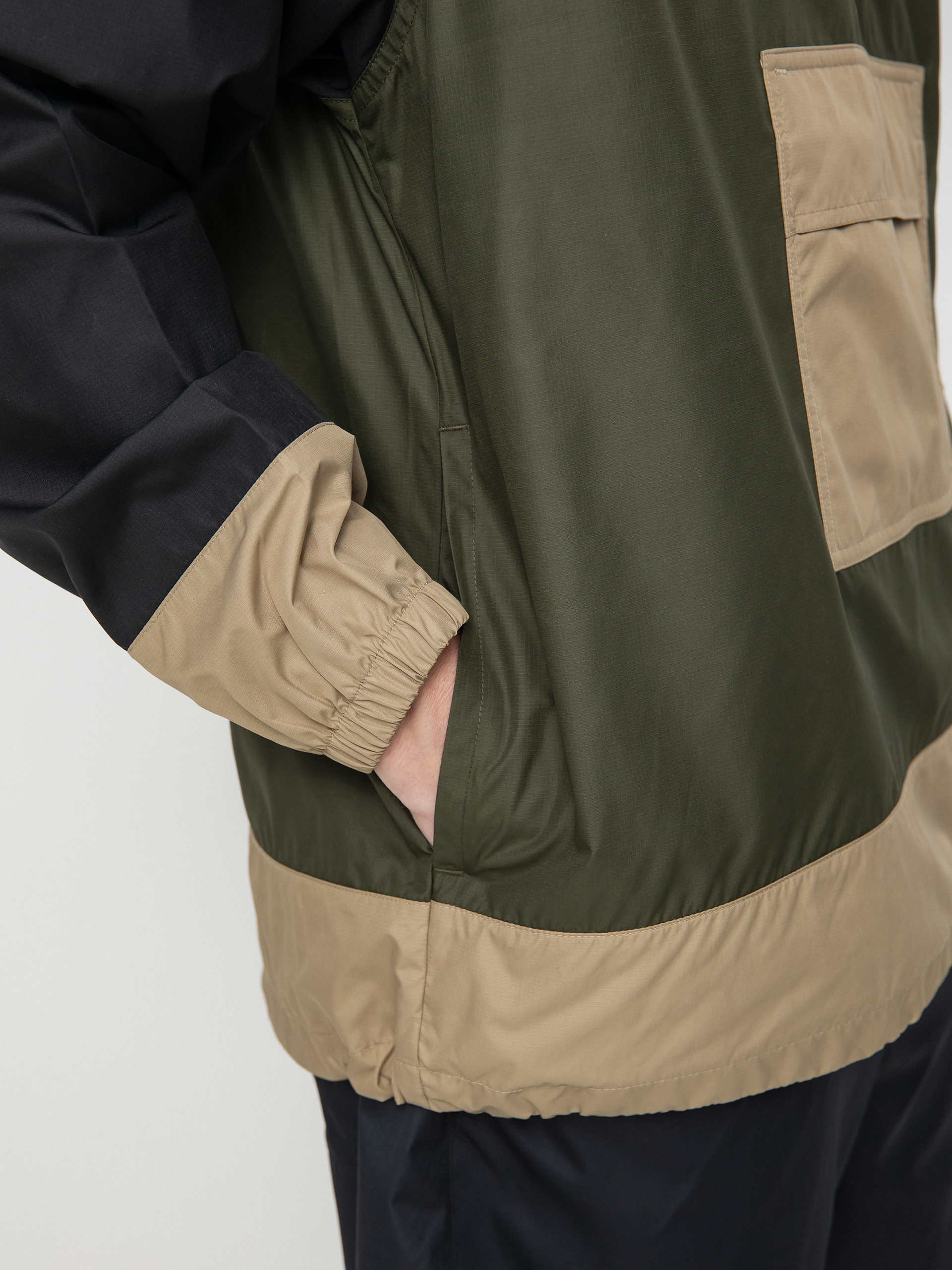 Kurtka Nike SB Anorak (cargo khaki/black)