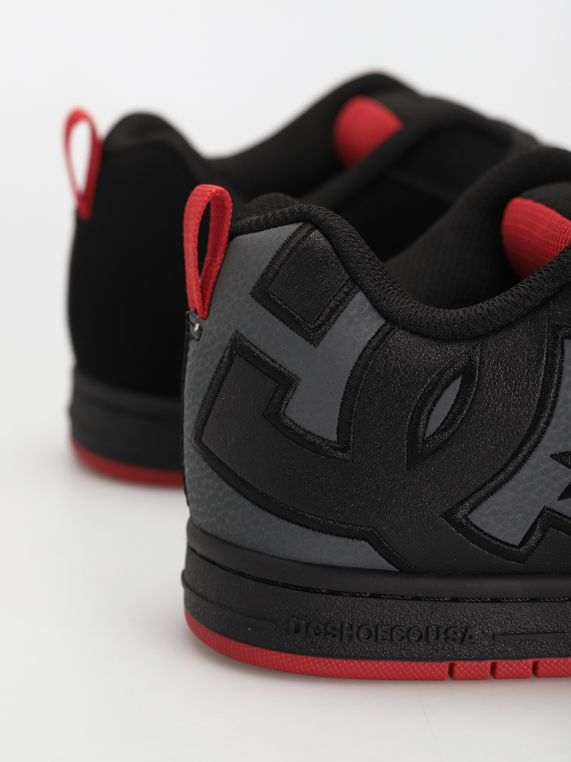 Buty DC Court Graffik Sq (black/grey/red)