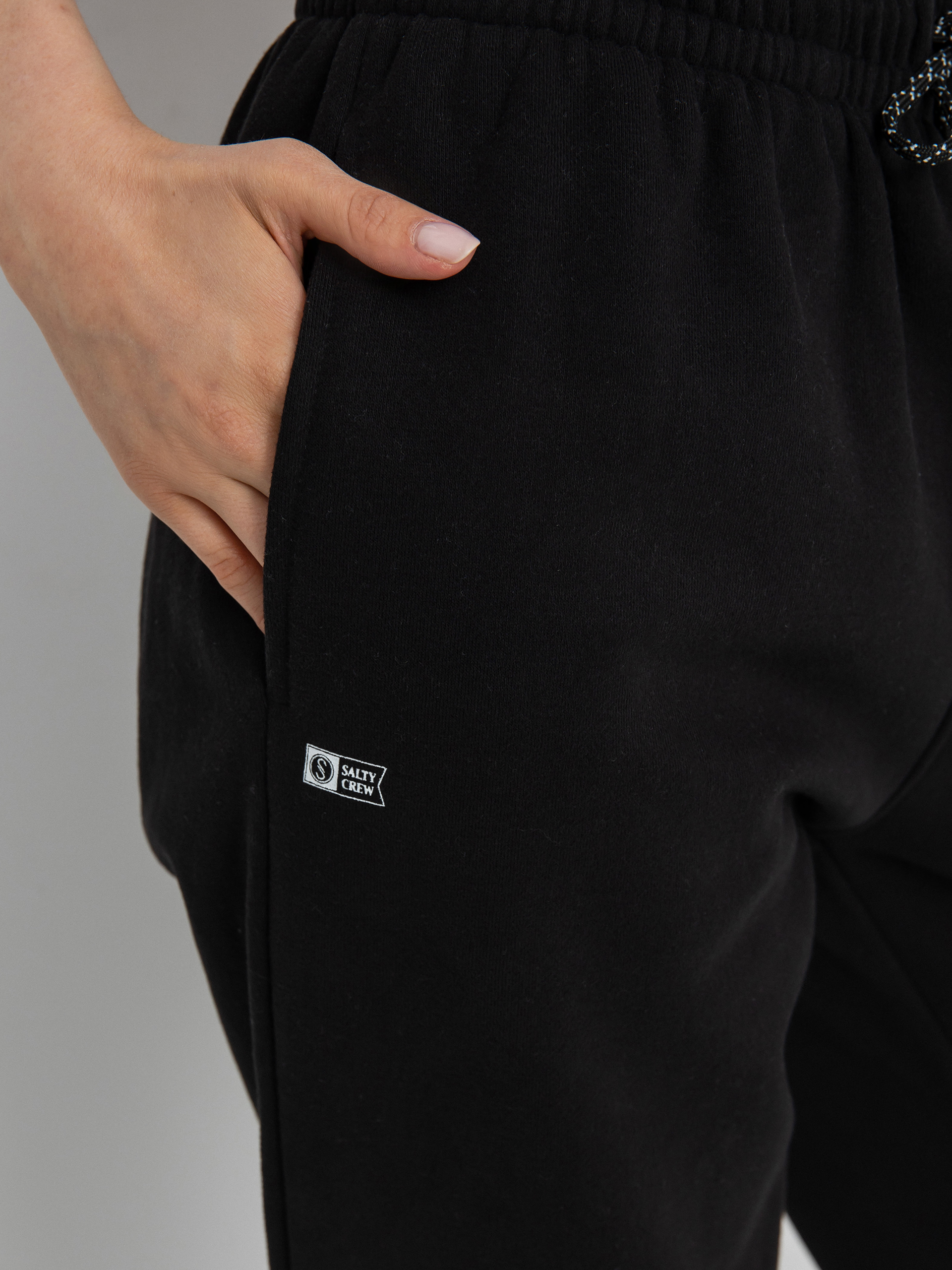 Spodnie Salty Crew Alpha Wmn (black)