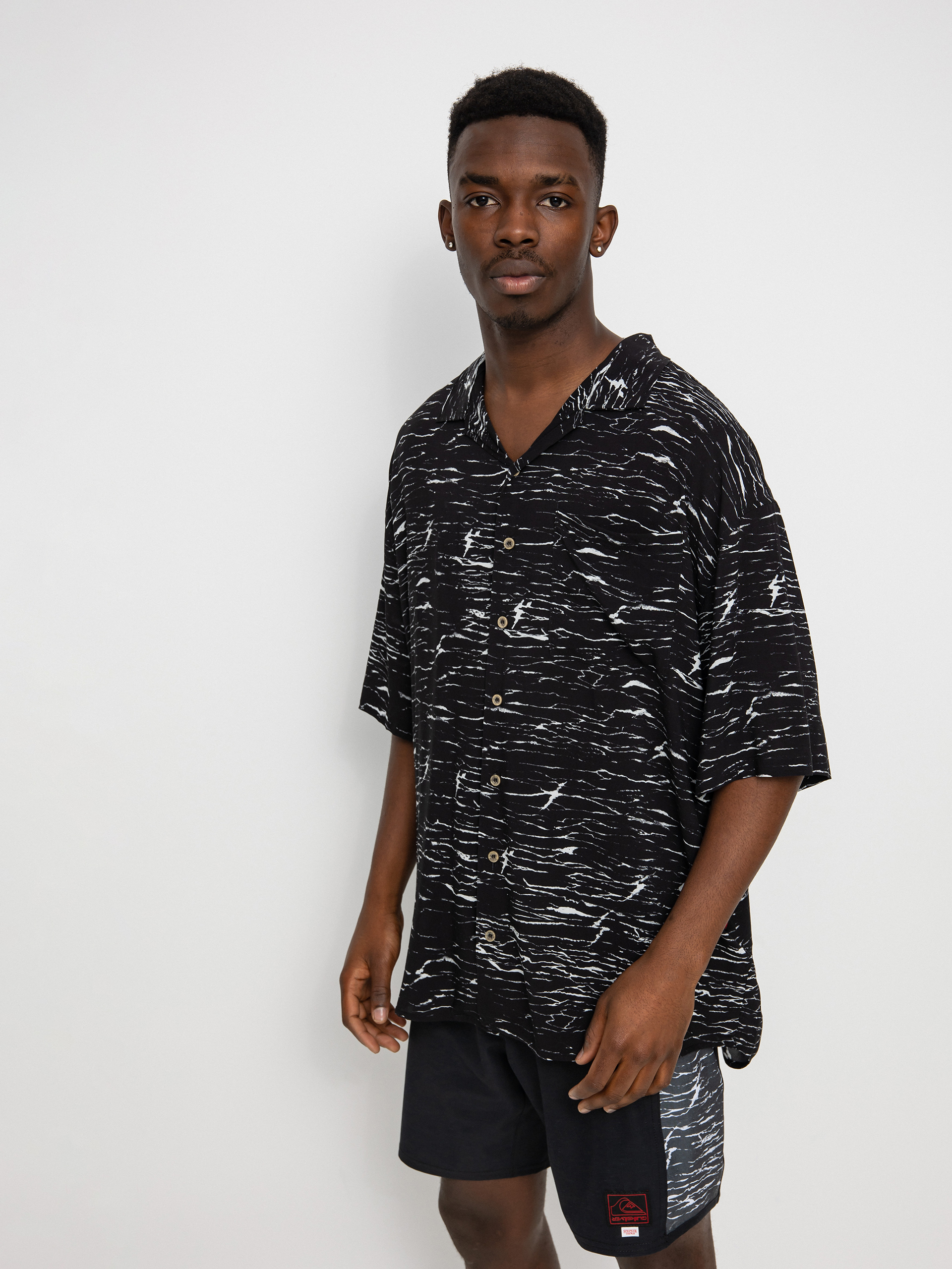 Koszula Quiksilver X Stranger Things Veinscose (upside down static black)